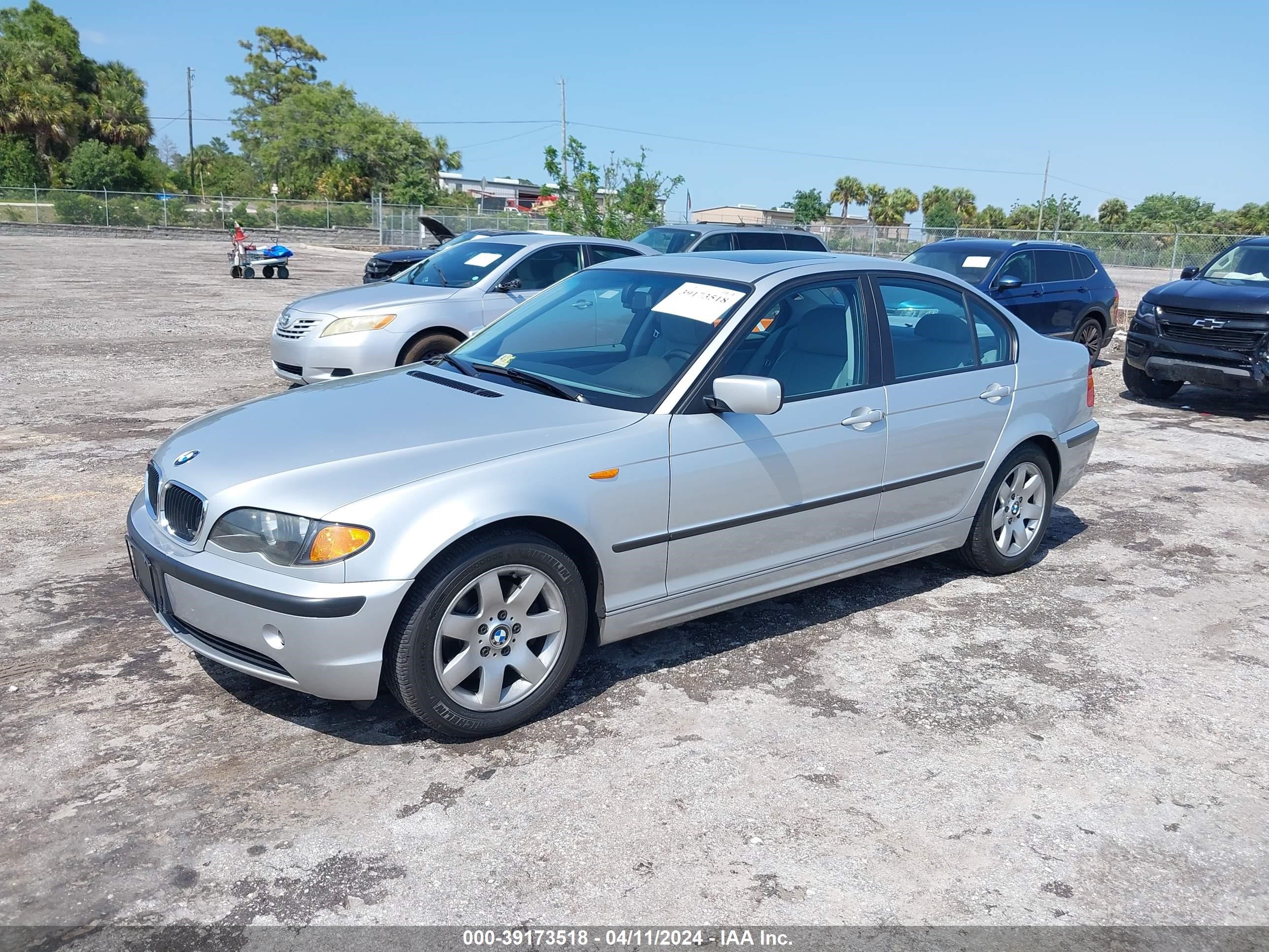 Photo 1 VIN: WBAET37452NG81902 - BMW 3ER 