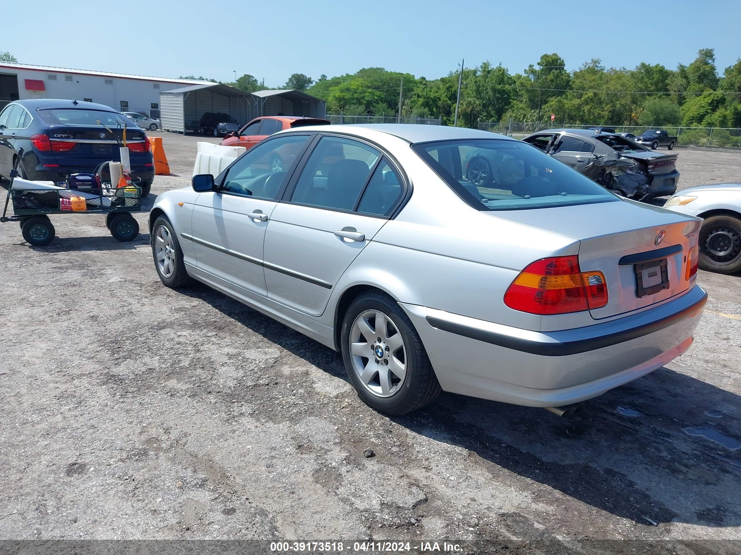 Photo 2 VIN: WBAET37452NG81902 - BMW 3ER 