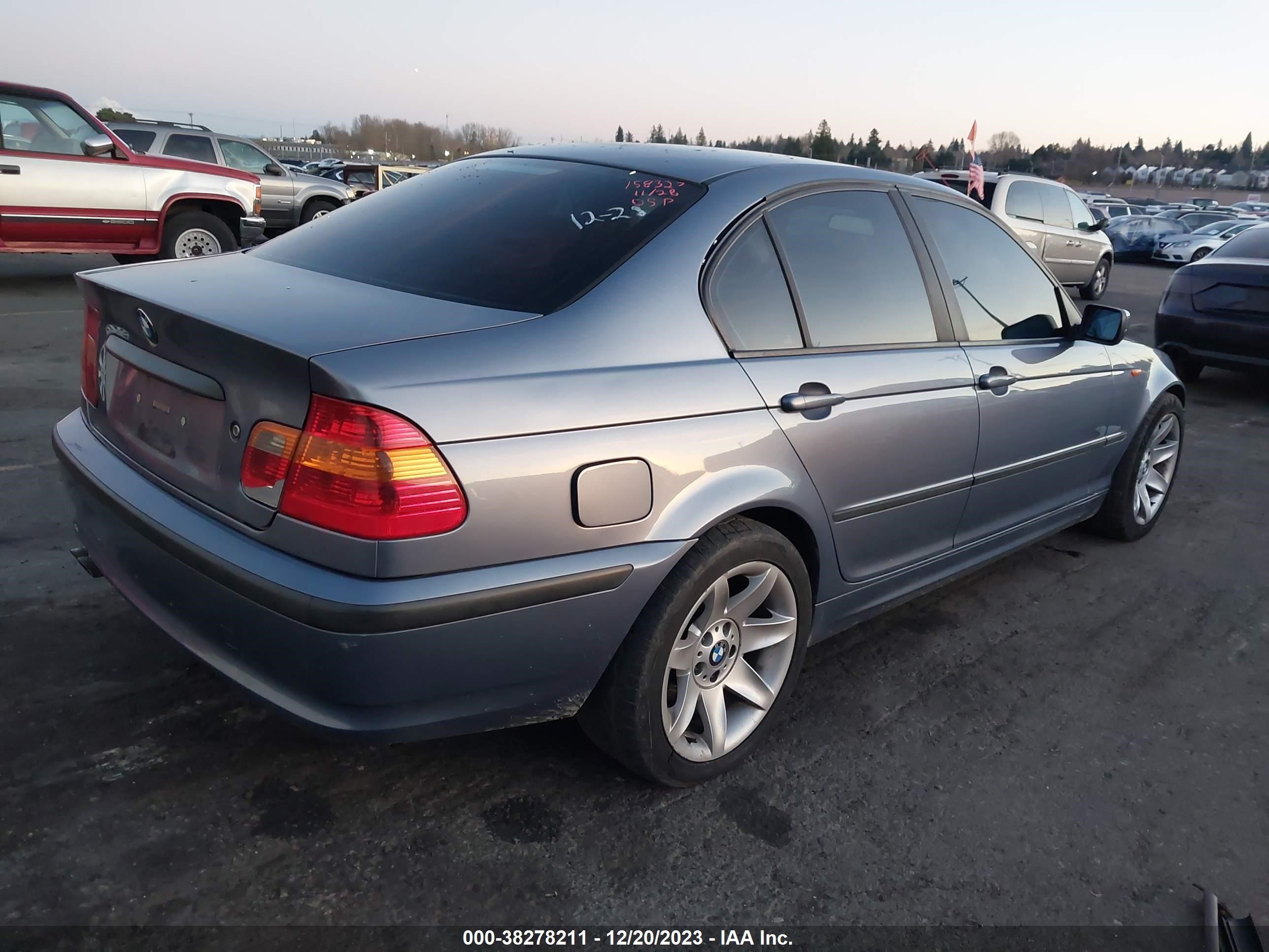 Photo 3 VIN: WBAET37462NG80676 - BMW 3ER 