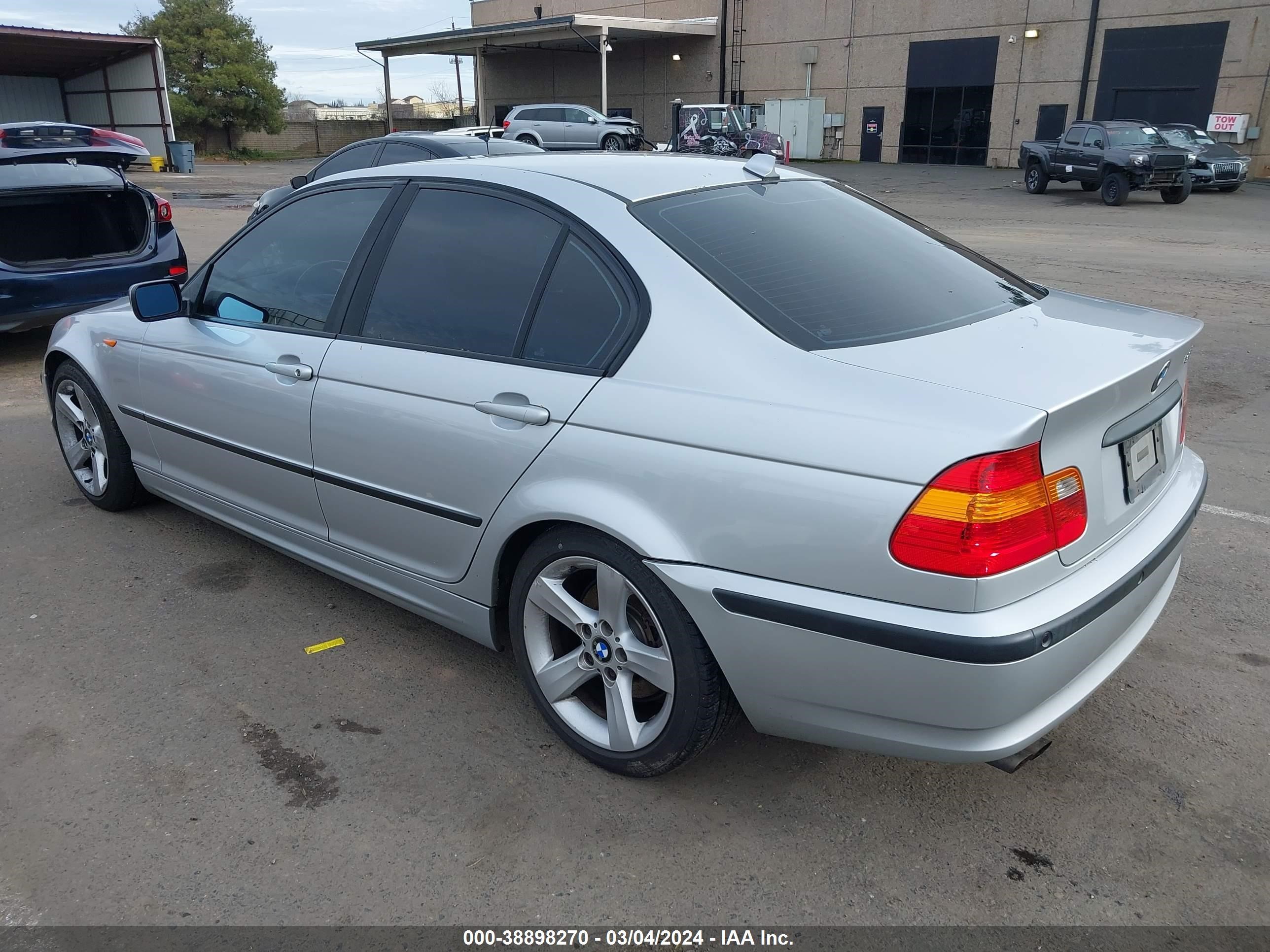 Photo 2 VIN: WBAET37464NJ84177 - BMW 3ER 