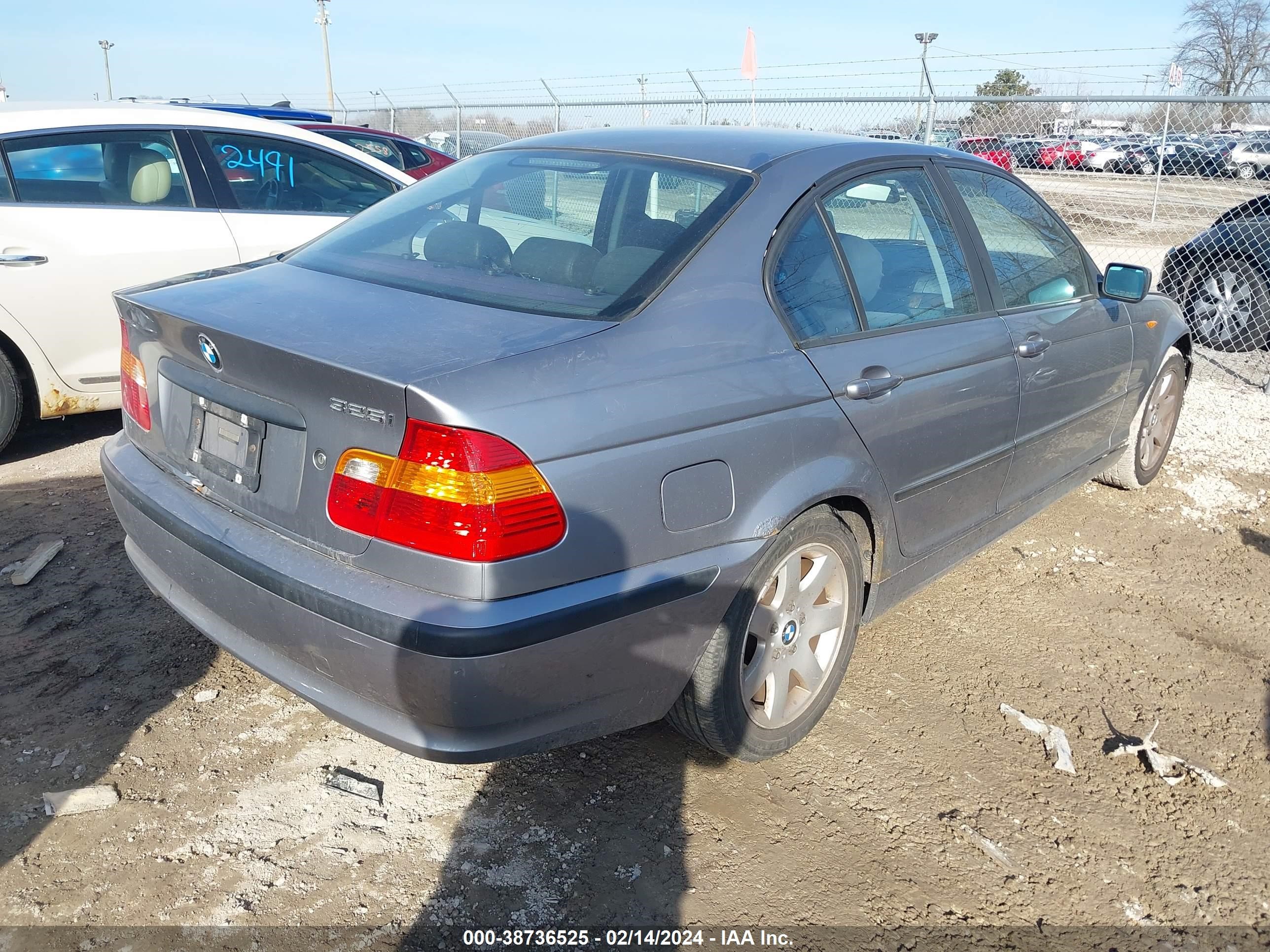 Photo 3 VIN: WBAET37483NJ38218 - BMW 3ER 