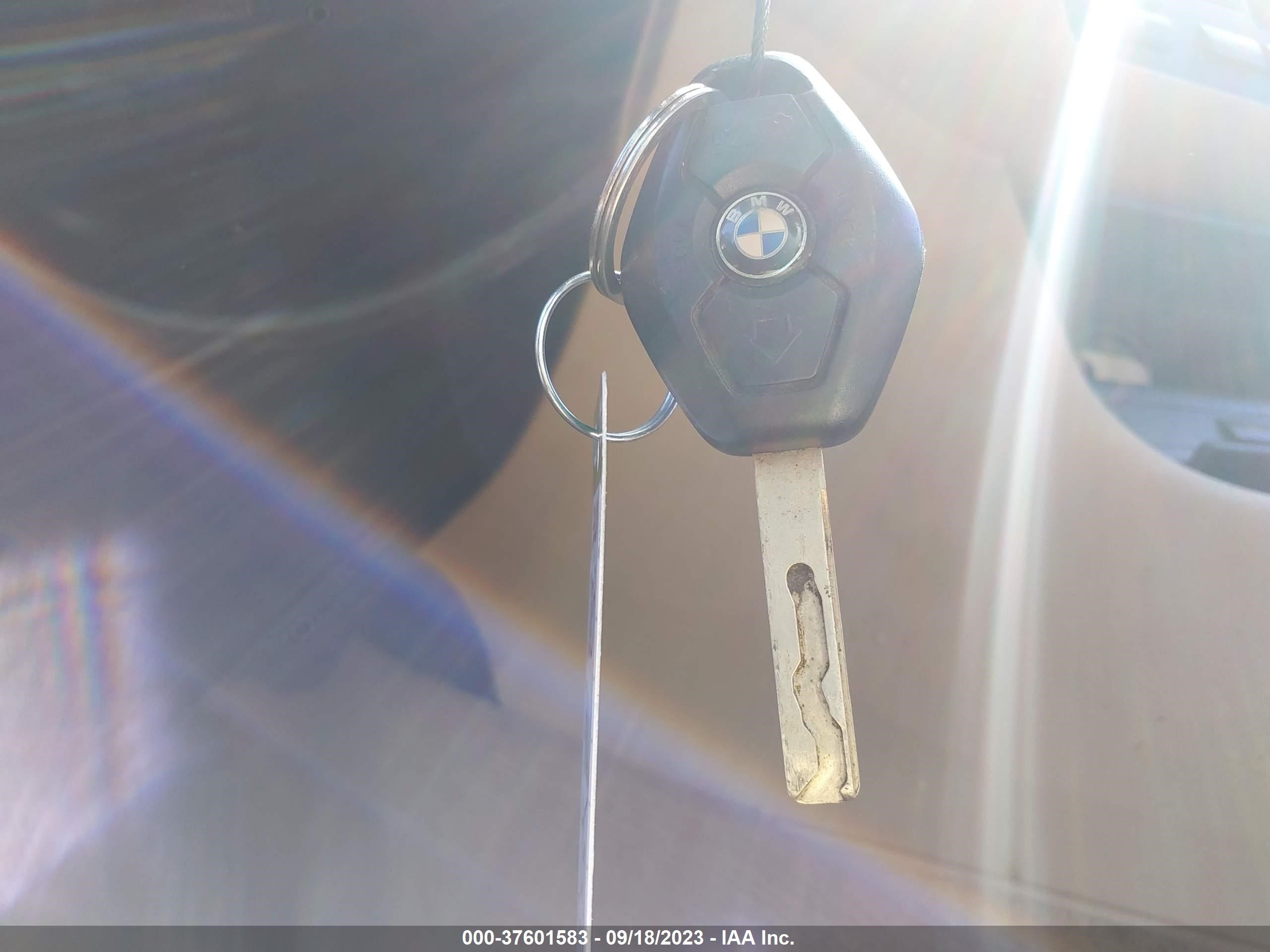 Photo 10 VIN: WBAET37493NJ28281 - BMW 3ER 