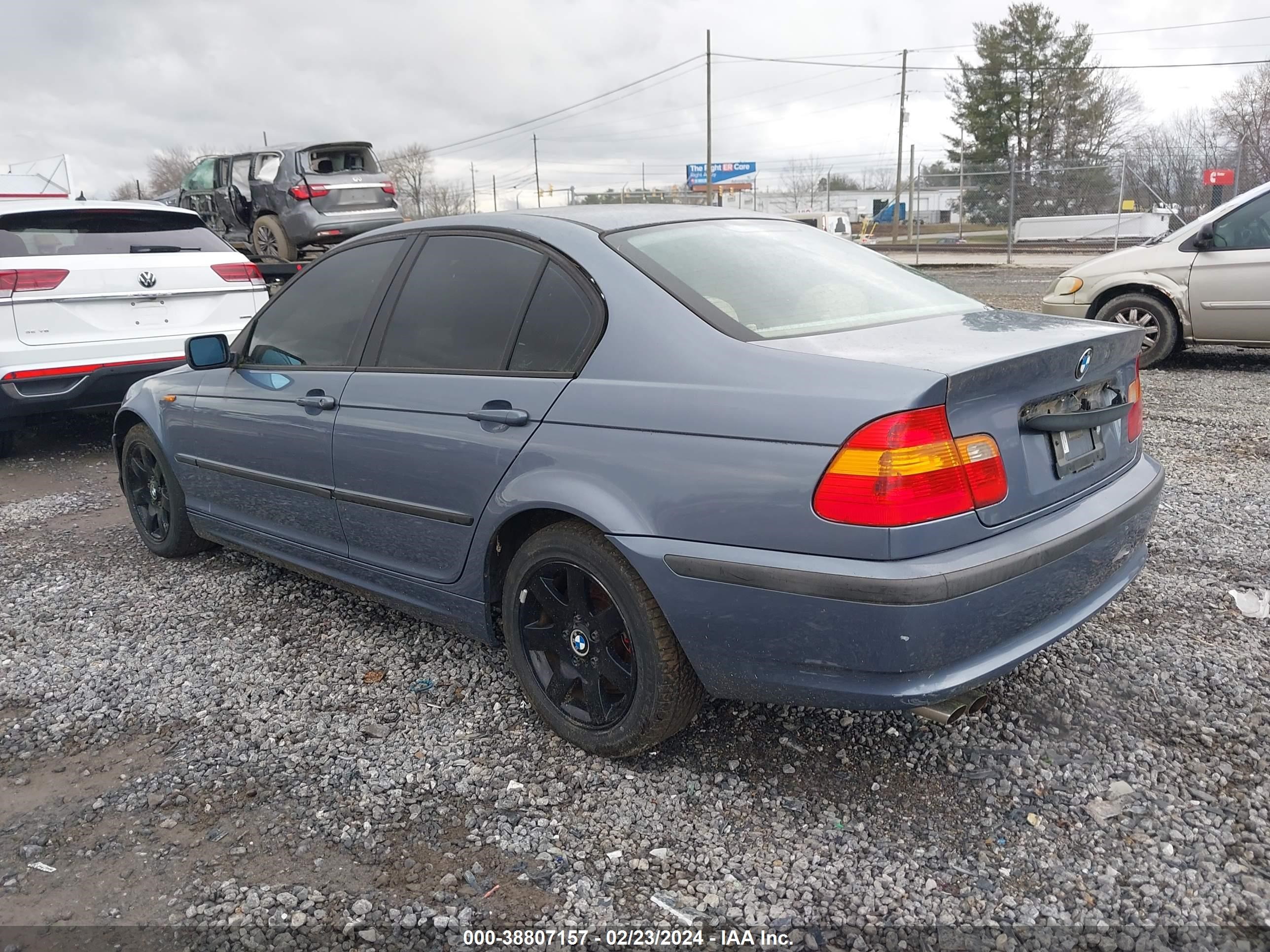 Photo 2 VIN: WBAET374X2NG79143 - BMW 3ER 