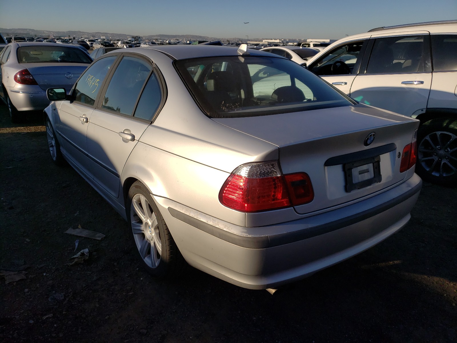 Photo 2 VIN: WBAET374X2NH00590 - BMW 3ER 