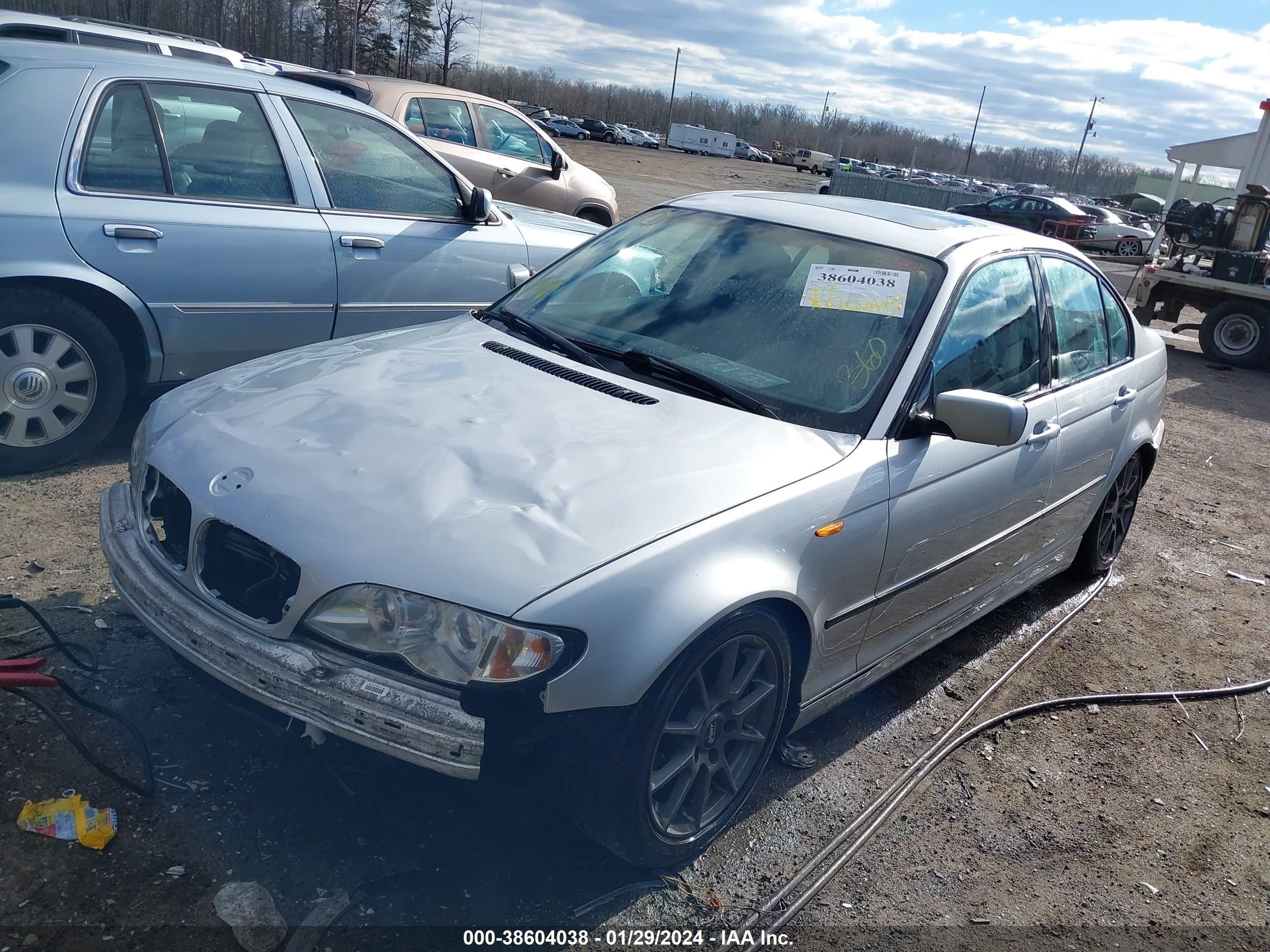 Photo 1 VIN: WBAET374X2NH02047 - BMW 3ER 