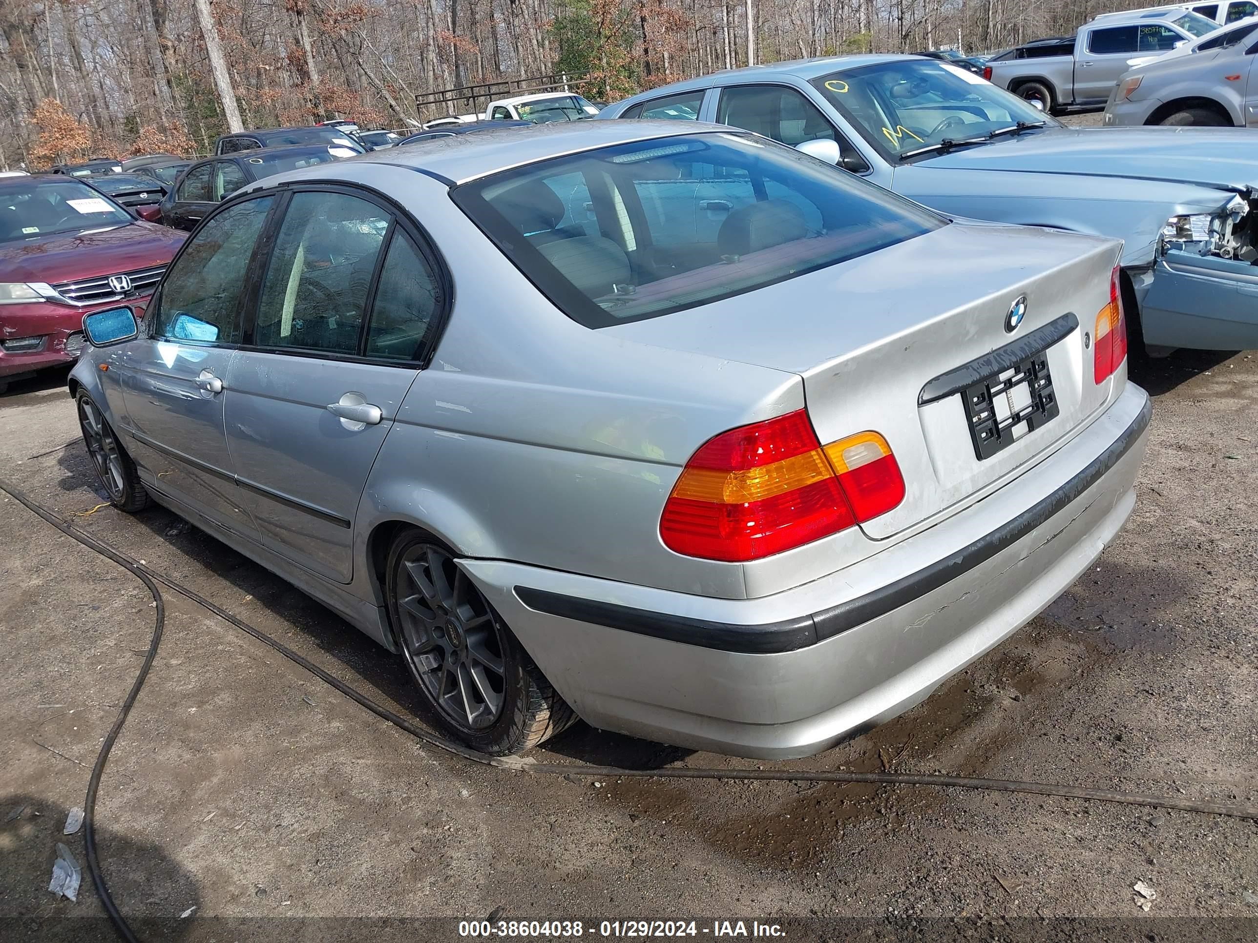 Photo 2 VIN: WBAET374X2NH02047 - BMW 3ER 