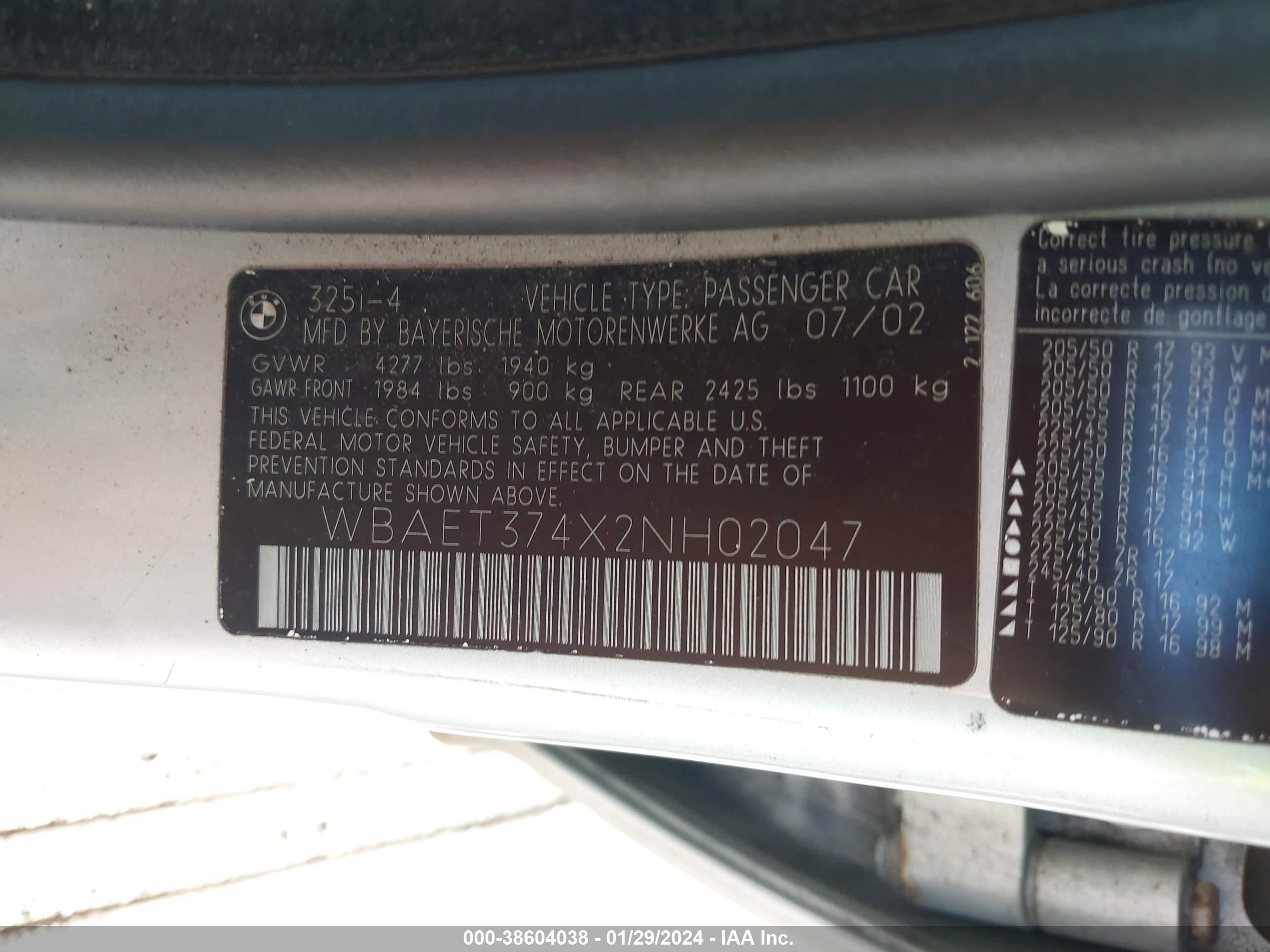 Photo 8 VIN: WBAET374X2NH02047 - BMW 3ER 