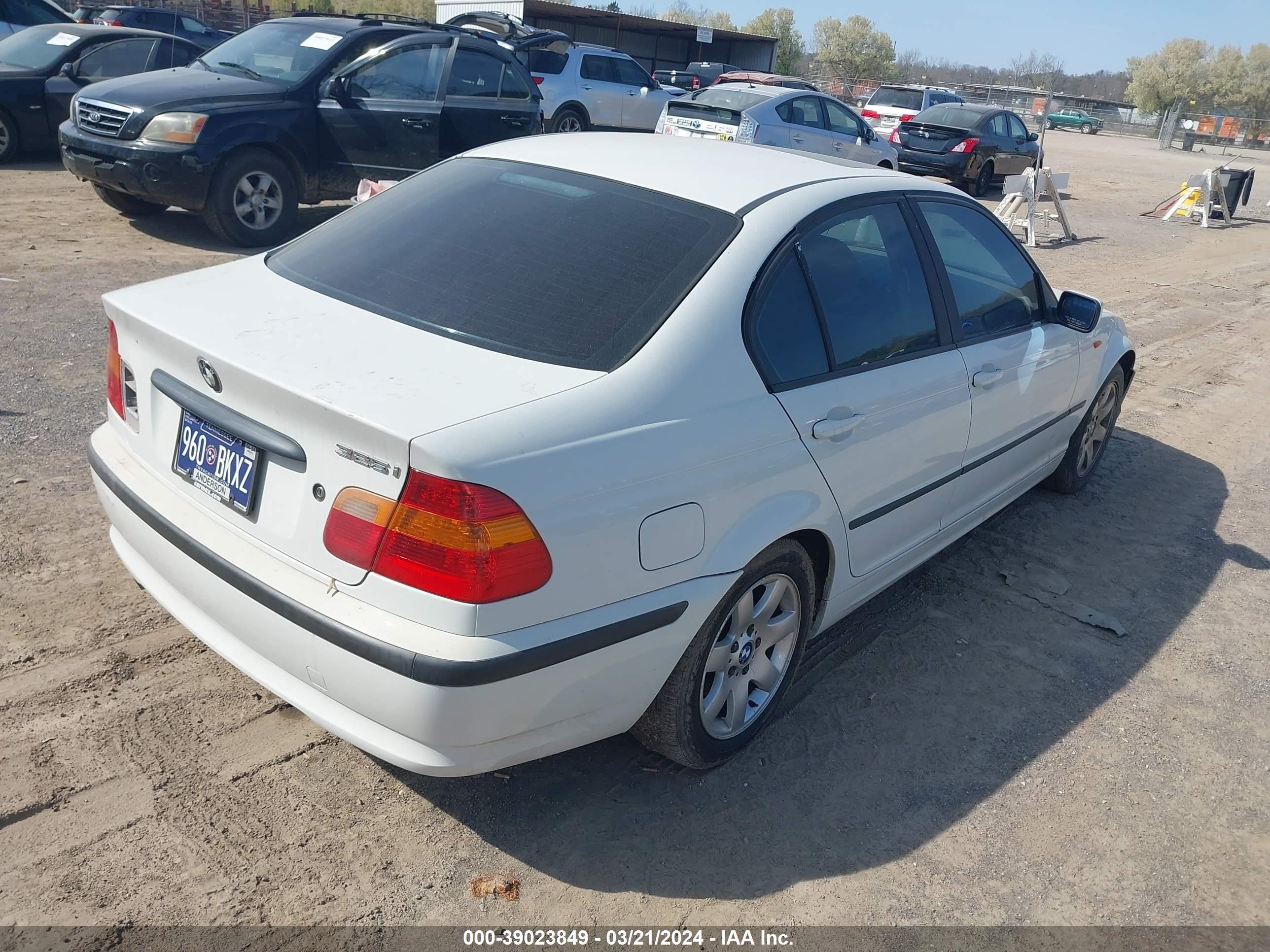 Photo 3 VIN: WBAET374X3NJ34946 - BMW 3ER 