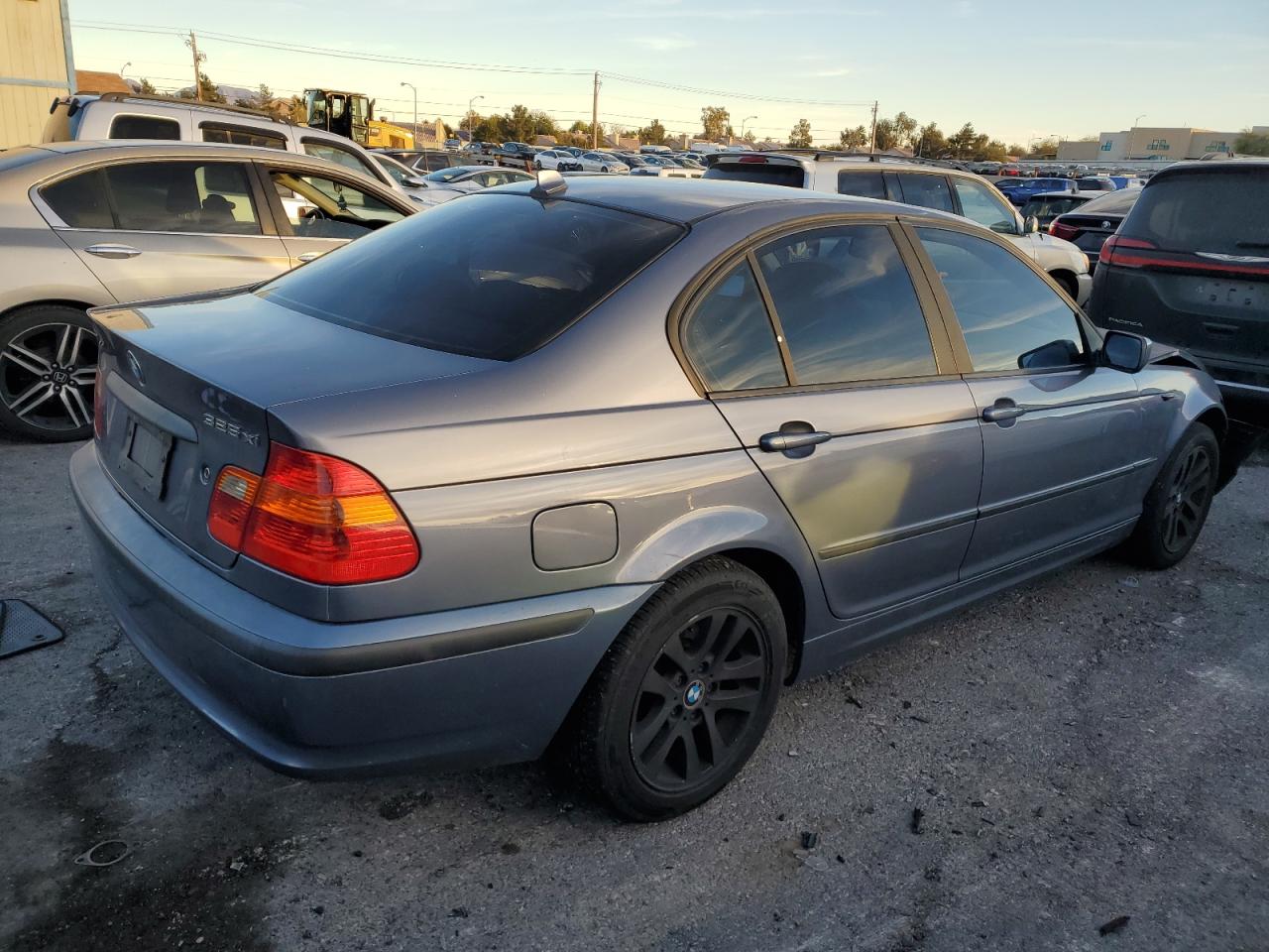 Photo 2 VIN: WBAEU33464PR06268 - BMW 3ER 