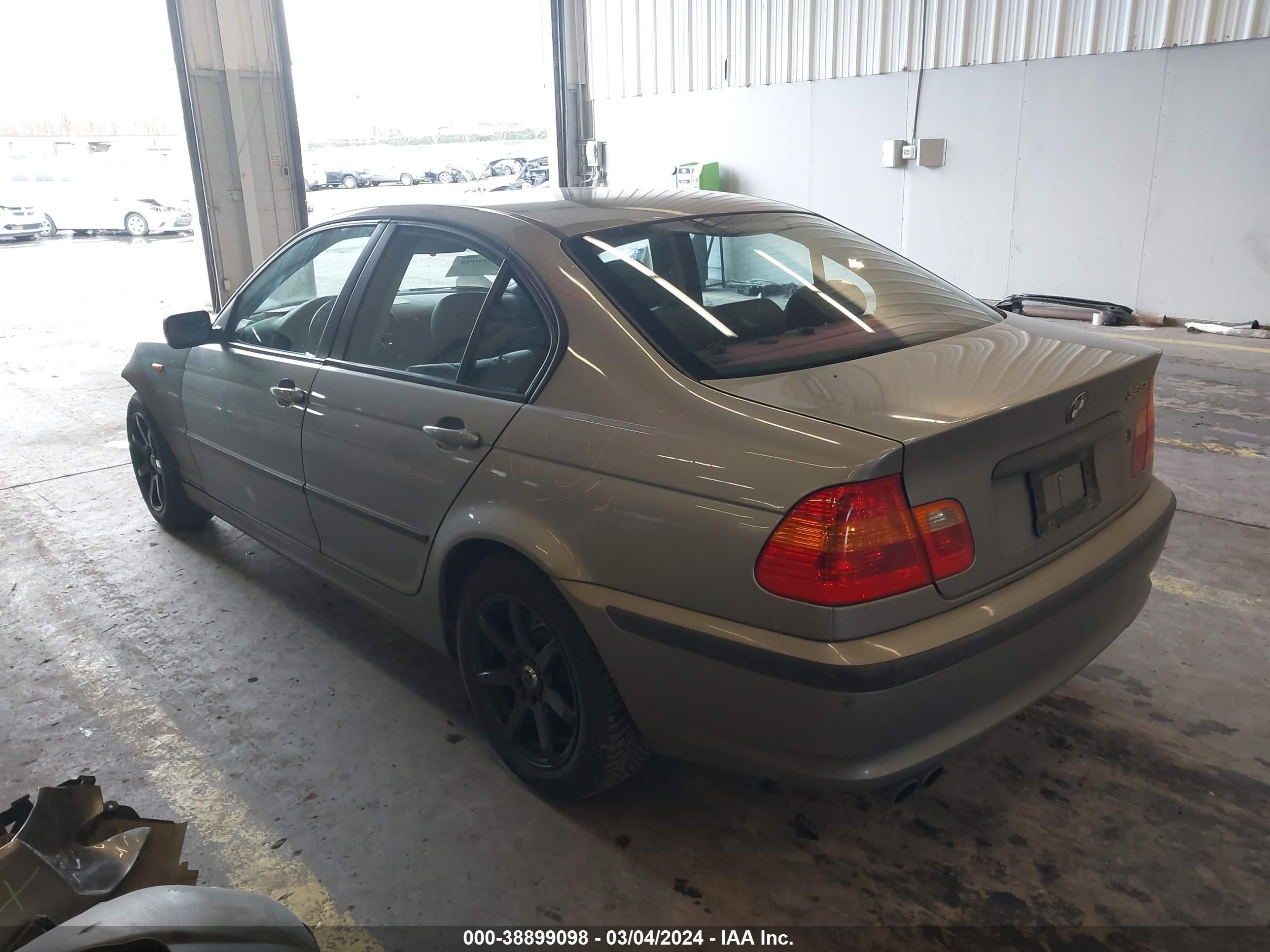 Photo 2 VIN: WBAEU33475PR17426 - BMW 3ER 