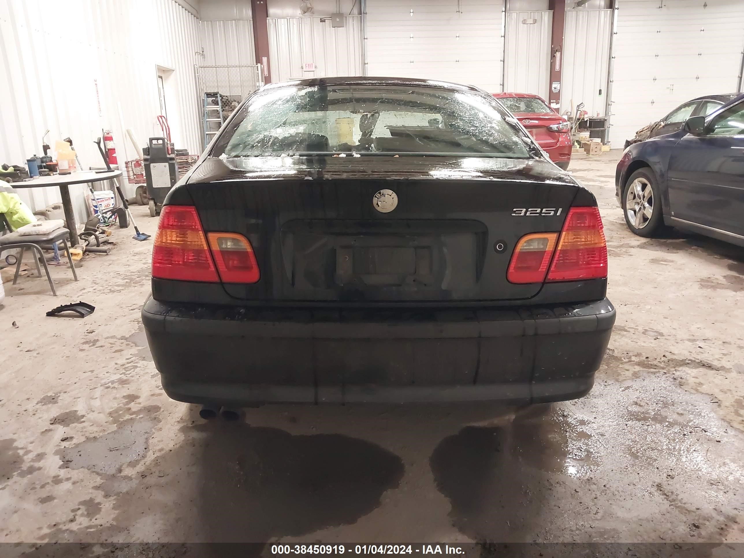 Photo 14 VIN: WBAEV33402KL57979 - BMW 3ER 