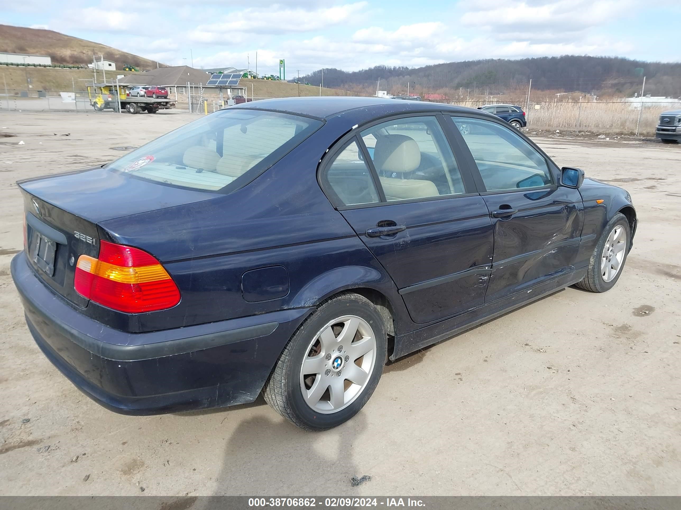 Photo 3 VIN: WBAEV33413KL89227 - BMW 3ER 