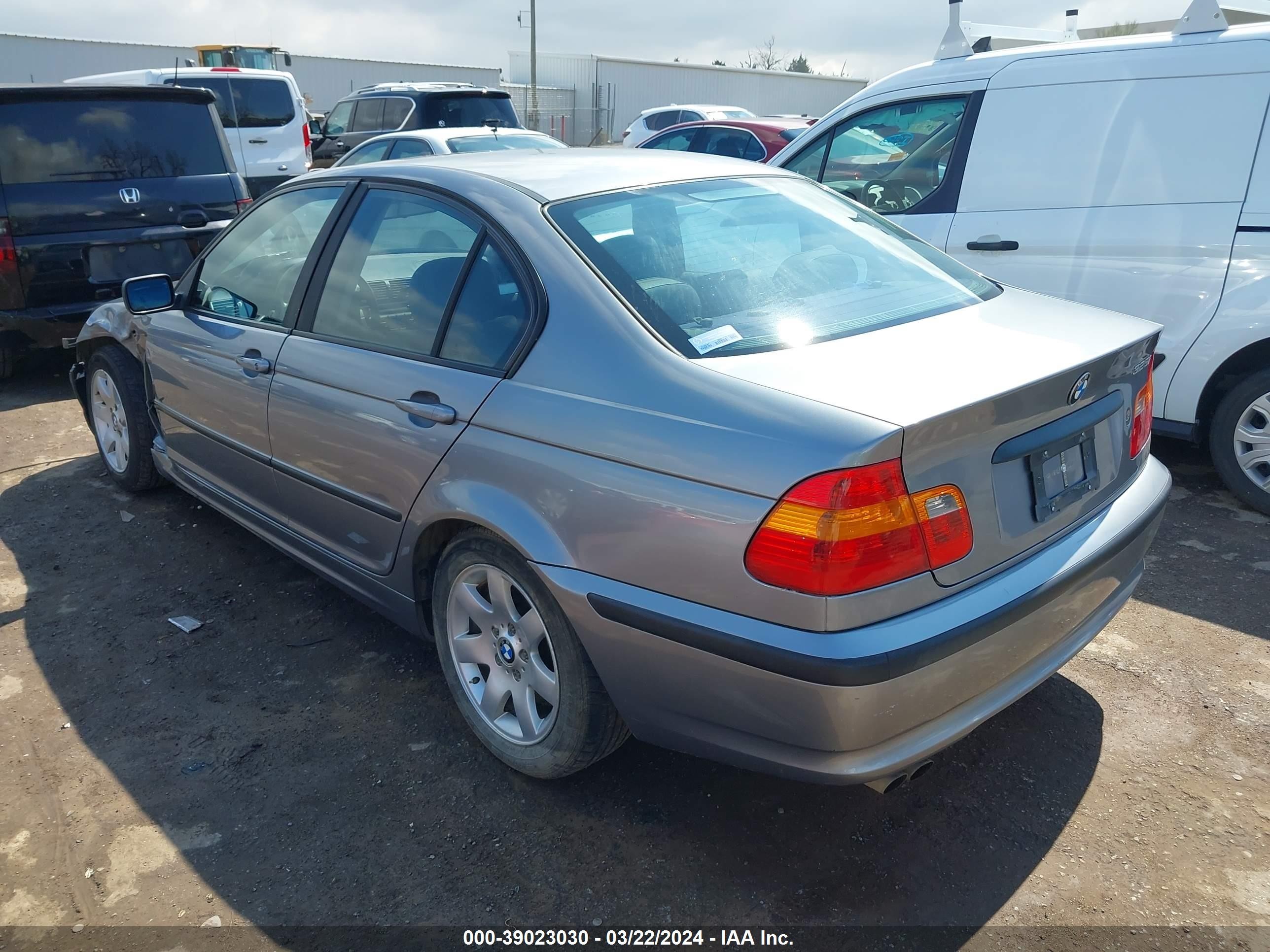 Photo 2 VIN: WBAEV33434KR31462 - BMW 3ER 