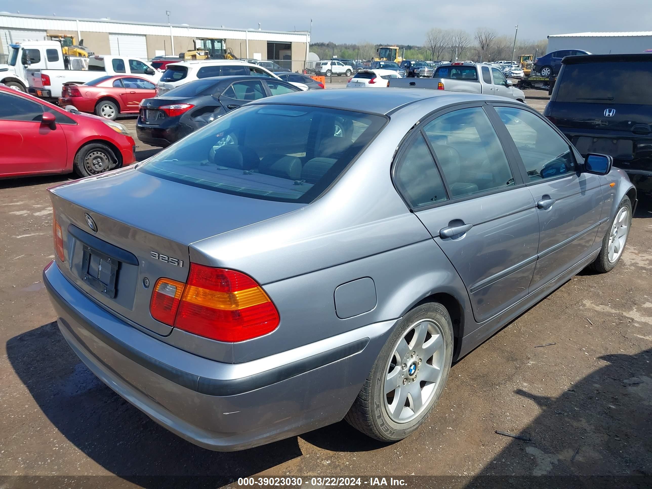 Photo 3 VIN: WBAEV33434KR31462 - BMW 3ER 