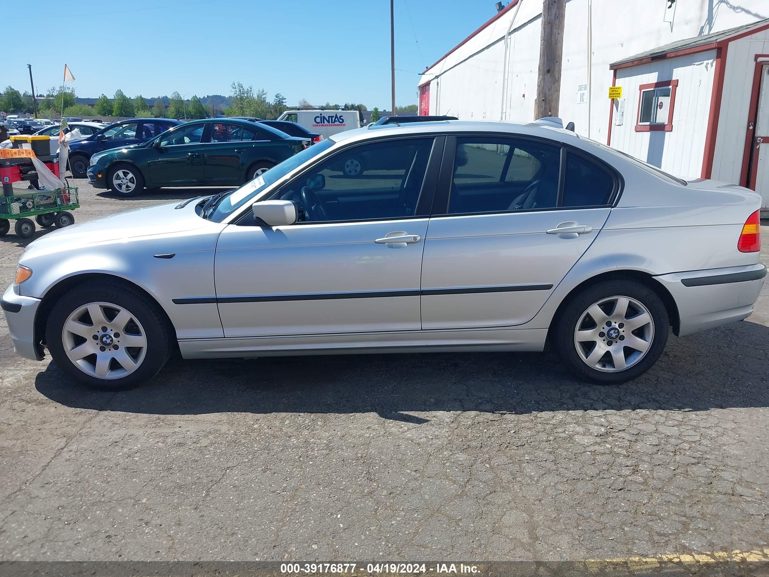 Photo 13 VIN: WBAEV33444KR35133 - BMW 3ER 