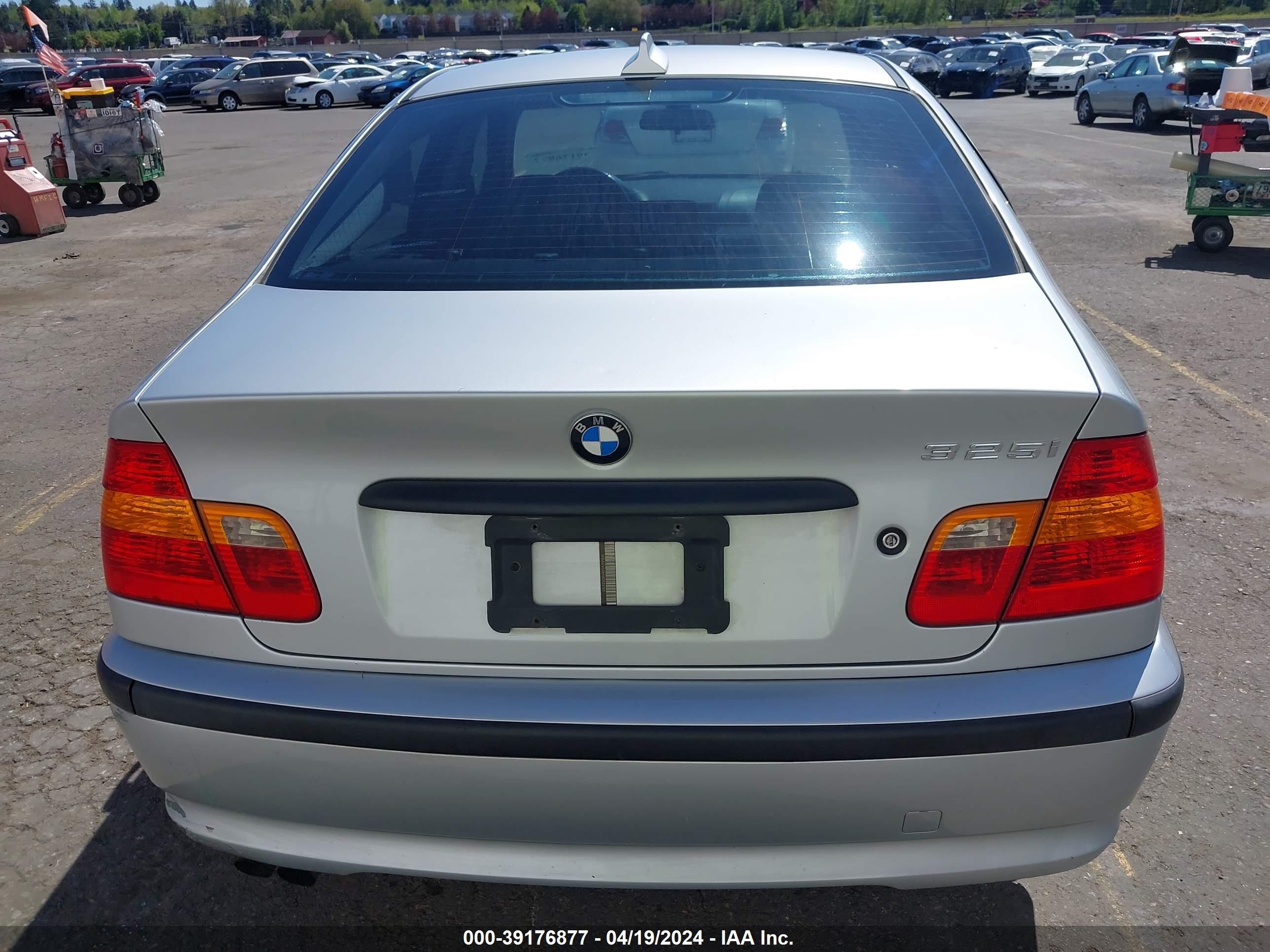 Photo 15 VIN: WBAEV33444KR35133 - BMW 3ER 