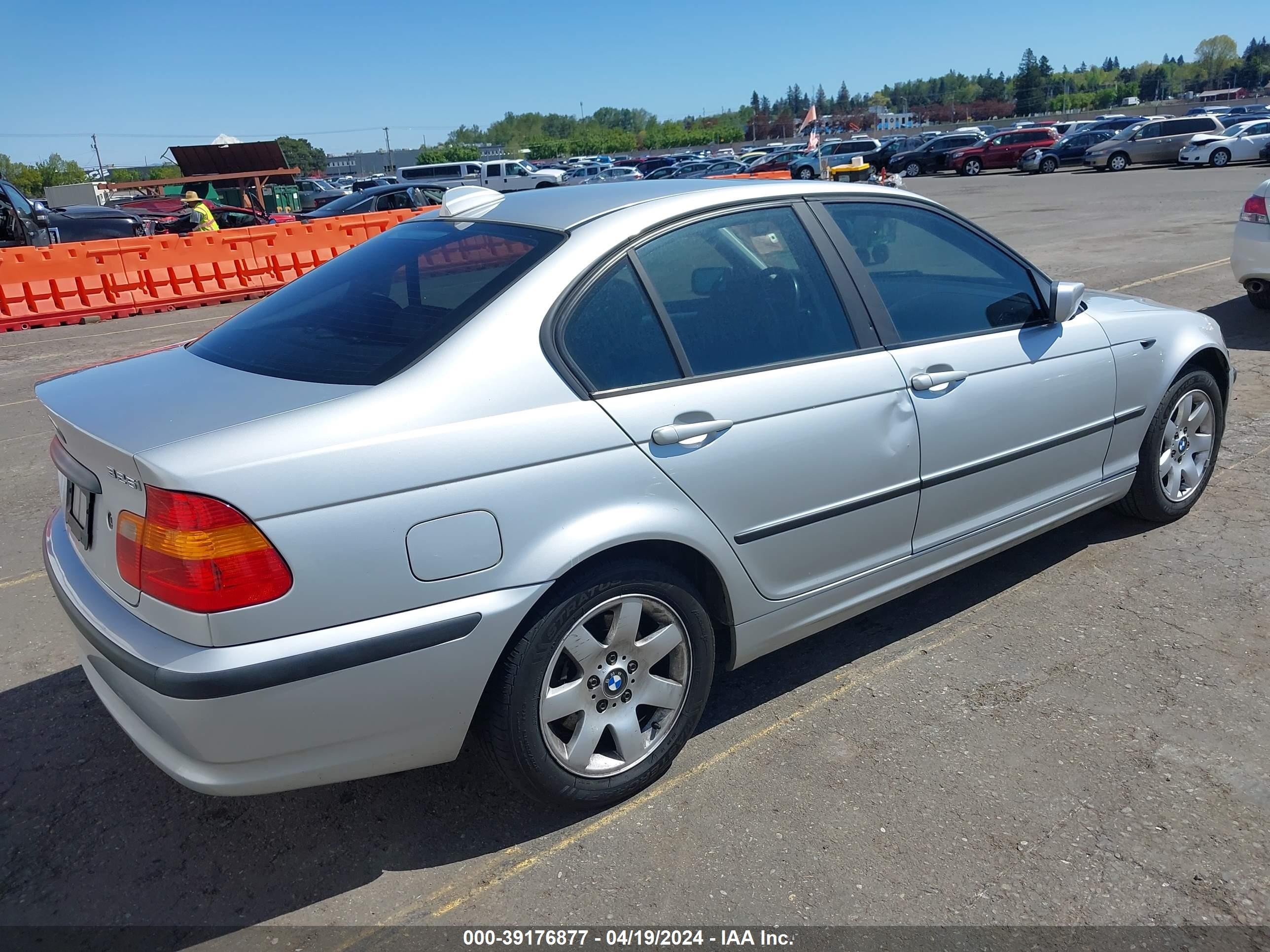 Photo 3 VIN: WBAEV33444KR35133 - BMW 3ER 