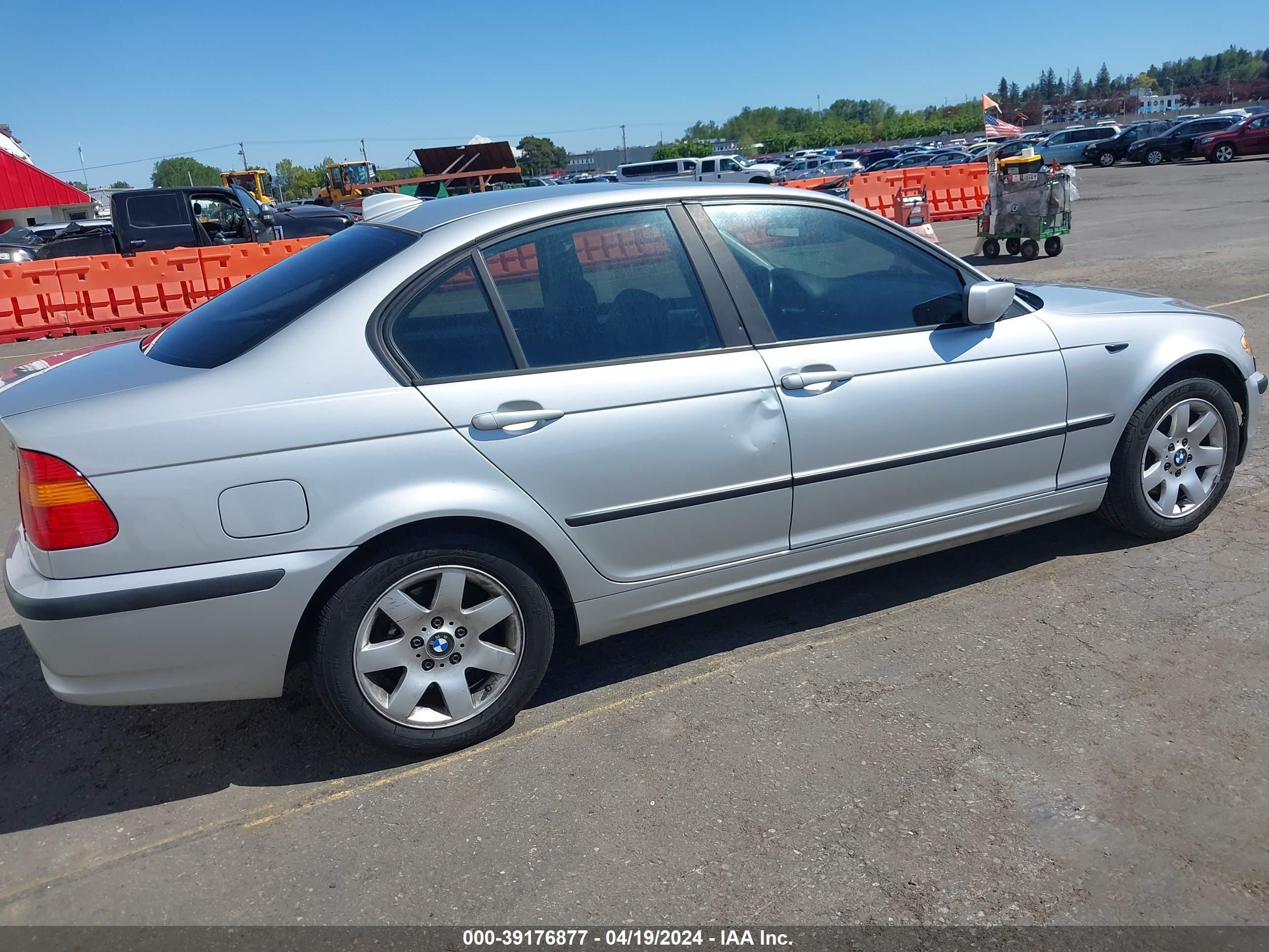 Photo 5 VIN: WBAEV33444KR35133 - BMW 3ER 