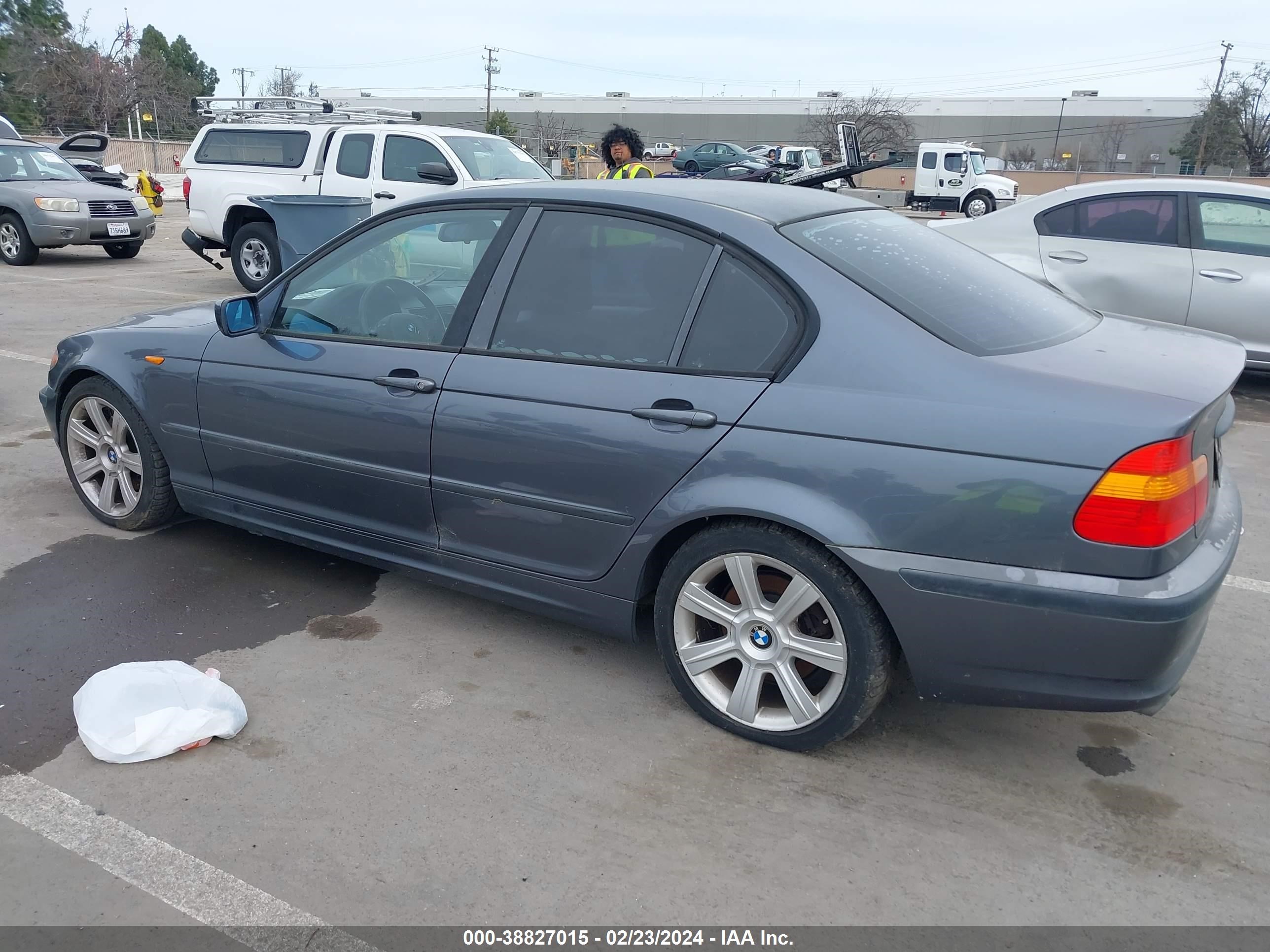 Photo 2 VIN: WBAEV33463KL59611 - BMW 3ER 