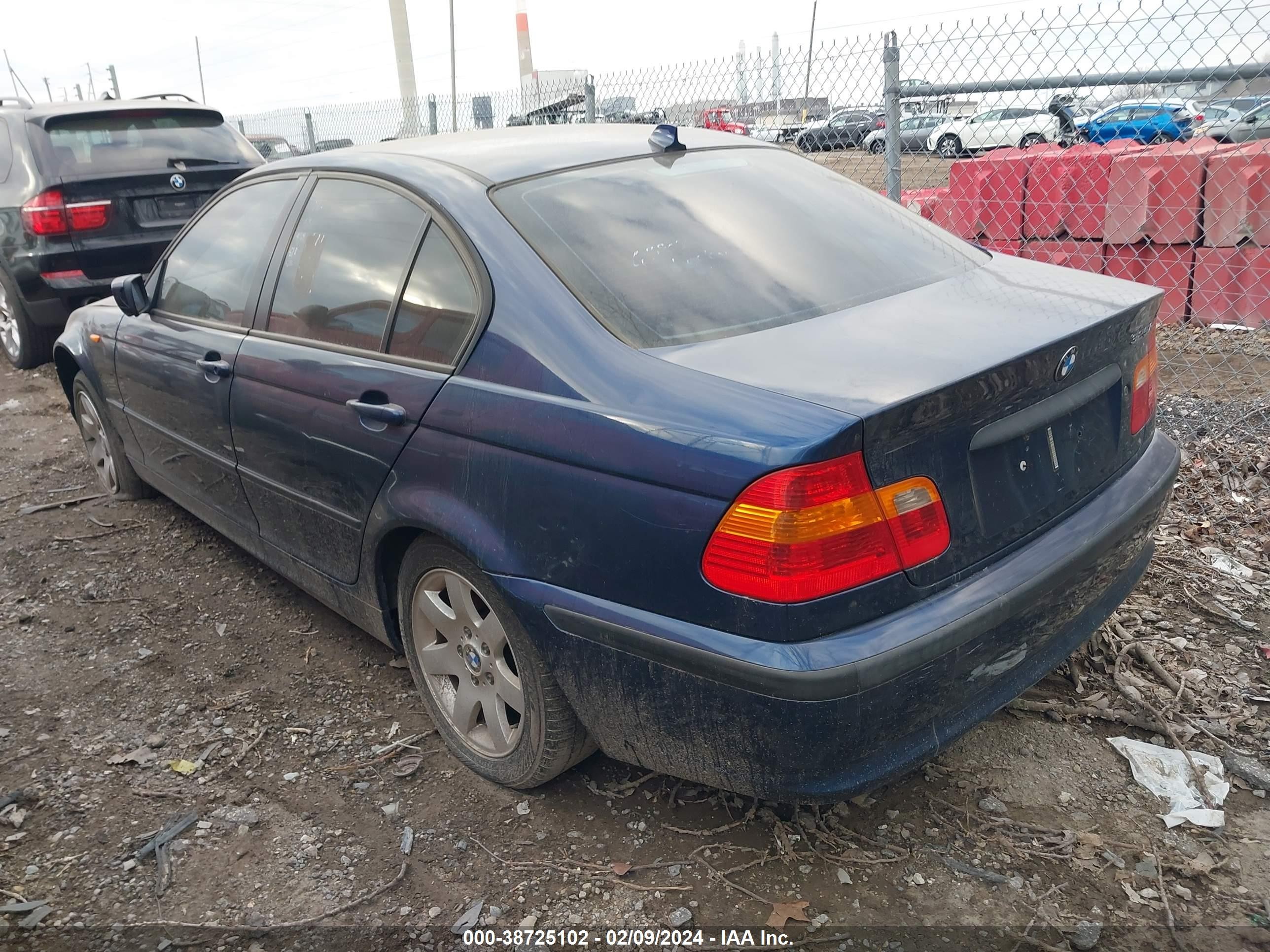 Photo 2 VIN: WBAEV33465KW19668 - BMW 3ER 