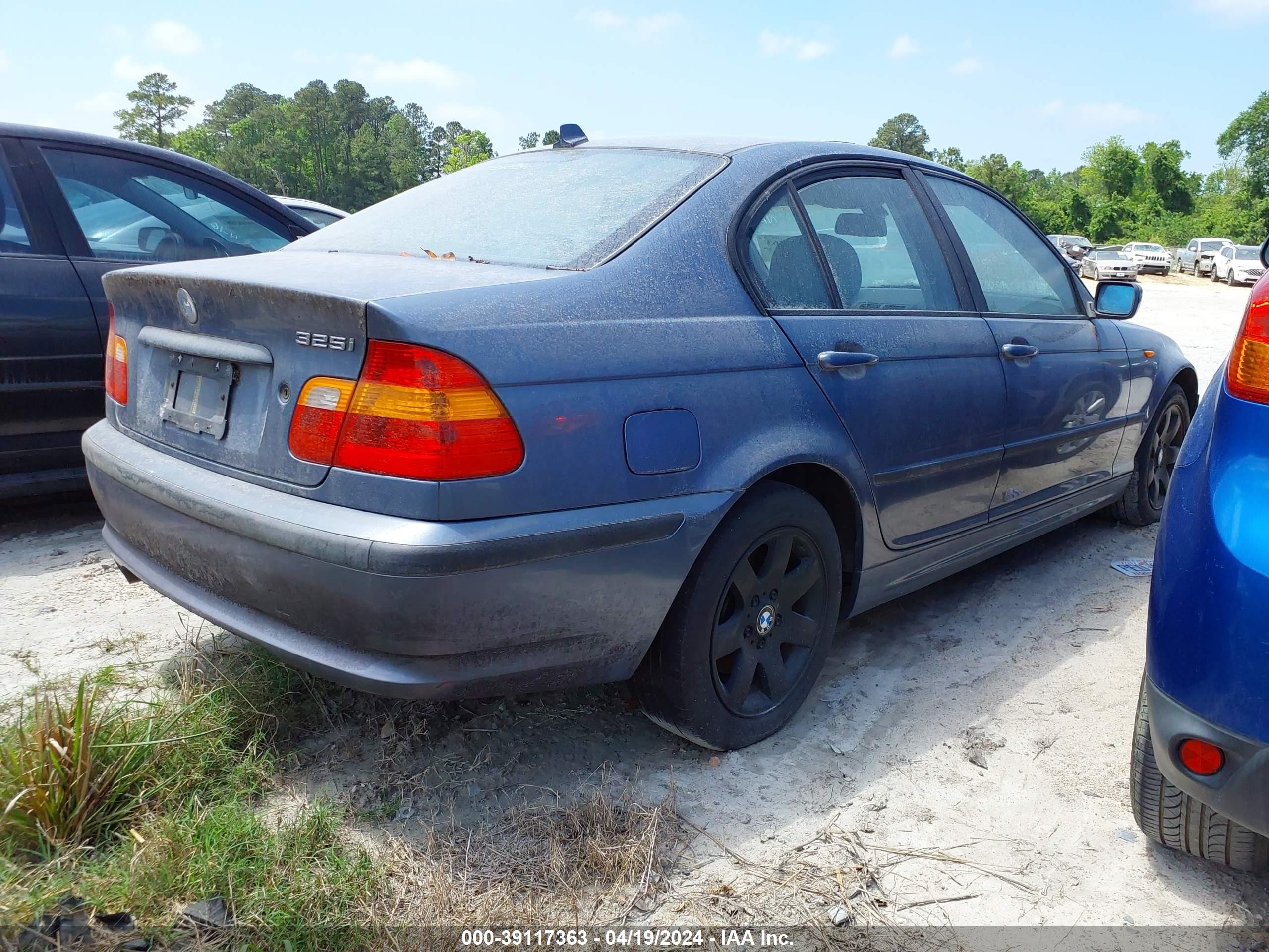 Photo 3 VIN: WBAEV33474KR28242 - BMW 3ER 