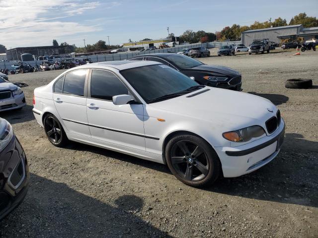 Photo 3 VIN: WBAEV33474KR30105 - BMW 3 SERIES 