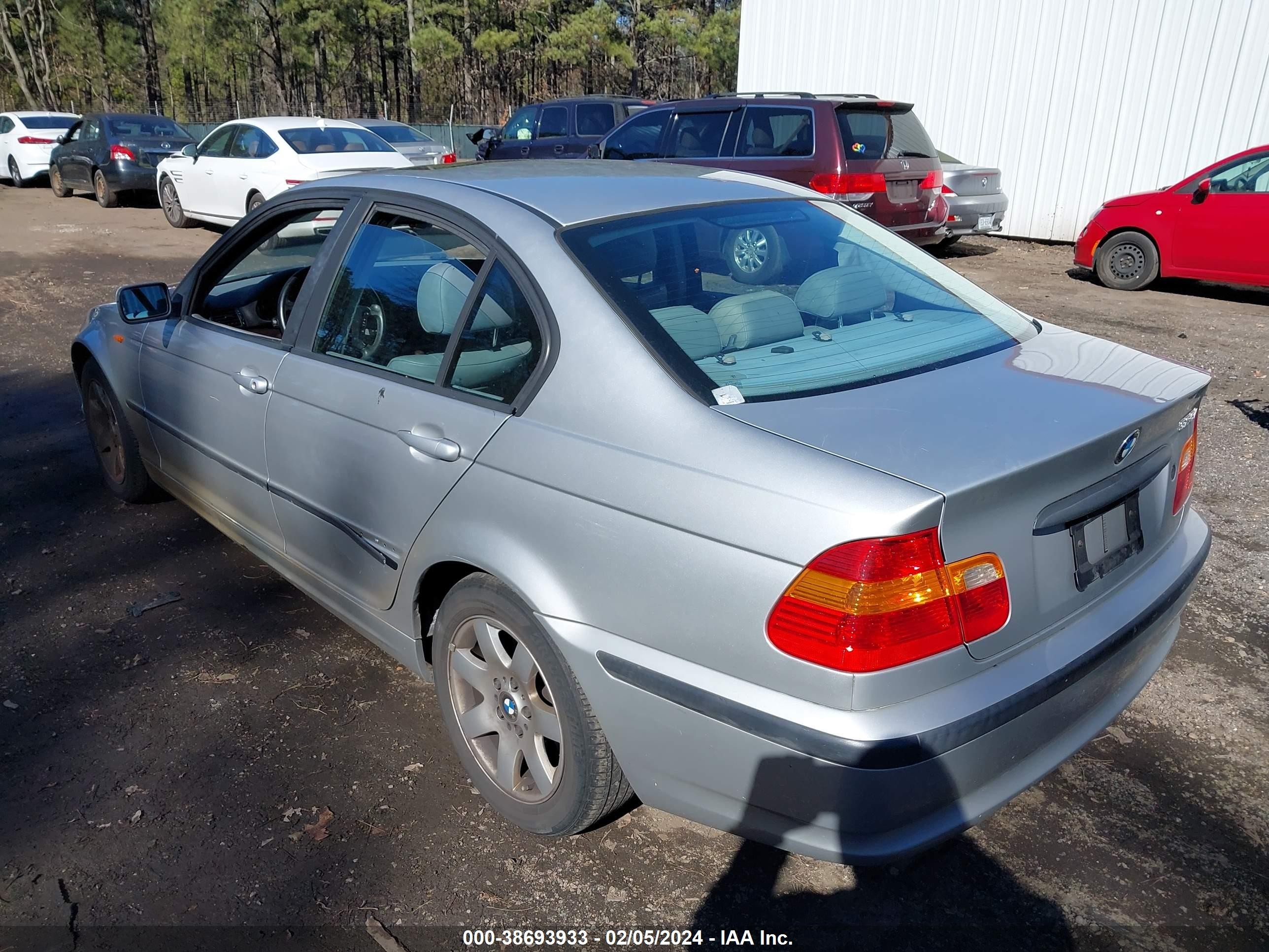 Photo 2 VIN: WBAEV33483KL80444 - BMW 3ER 