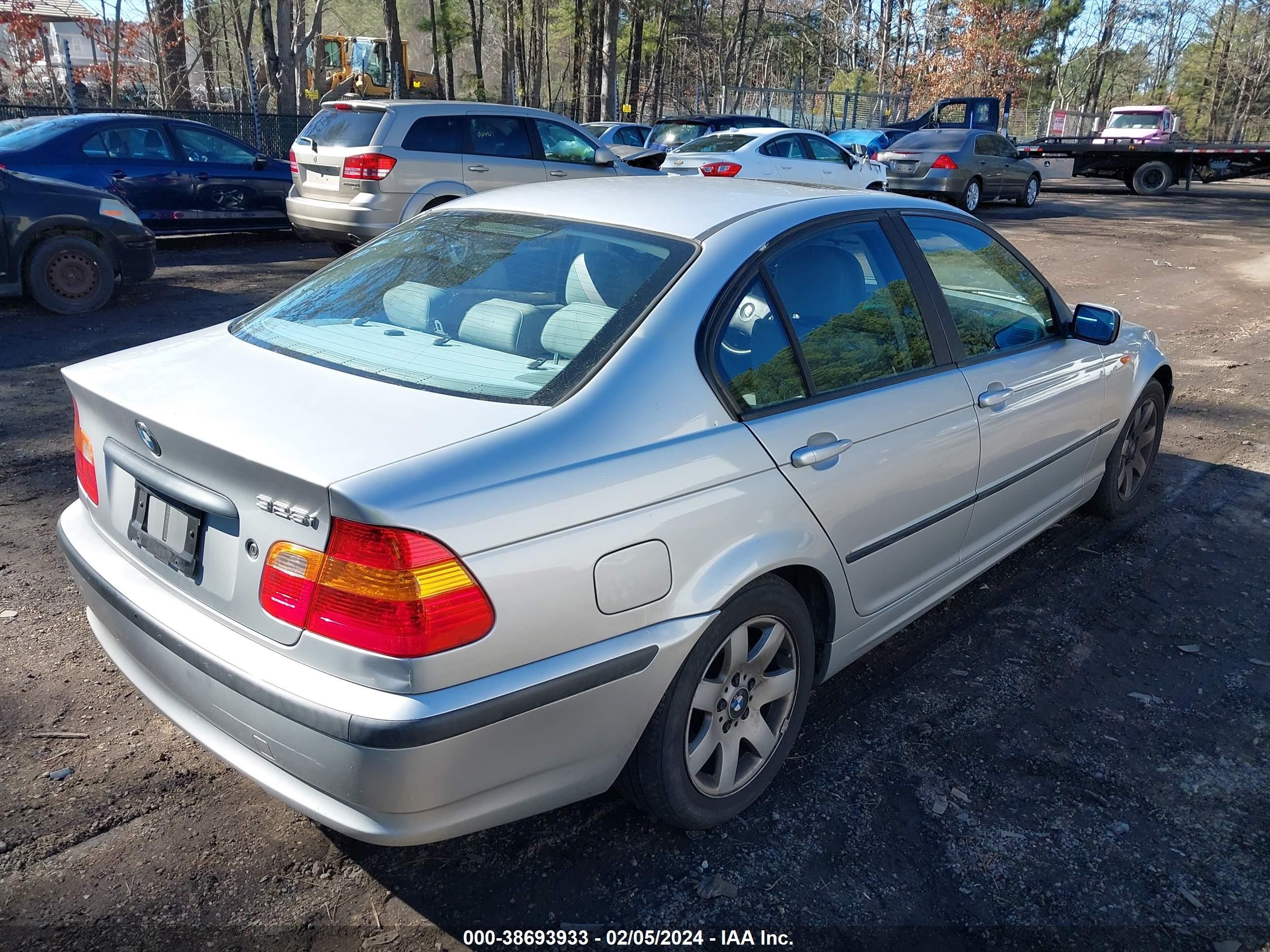 Photo 3 VIN: WBAEV33483KL80444 - BMW 3ER 