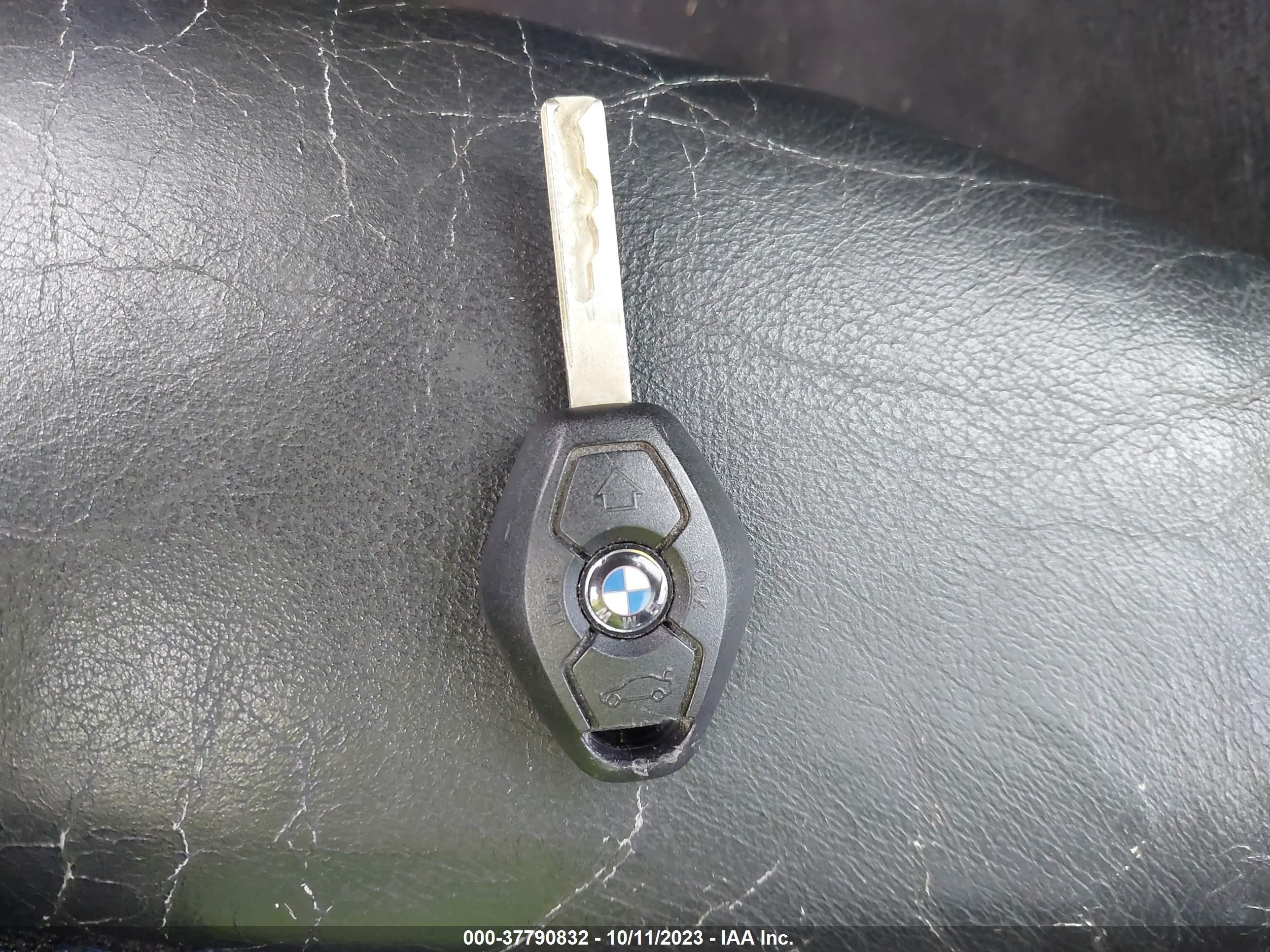 Photo 10 VIN: WBAEV53413KM04420 - BMW 3ER 