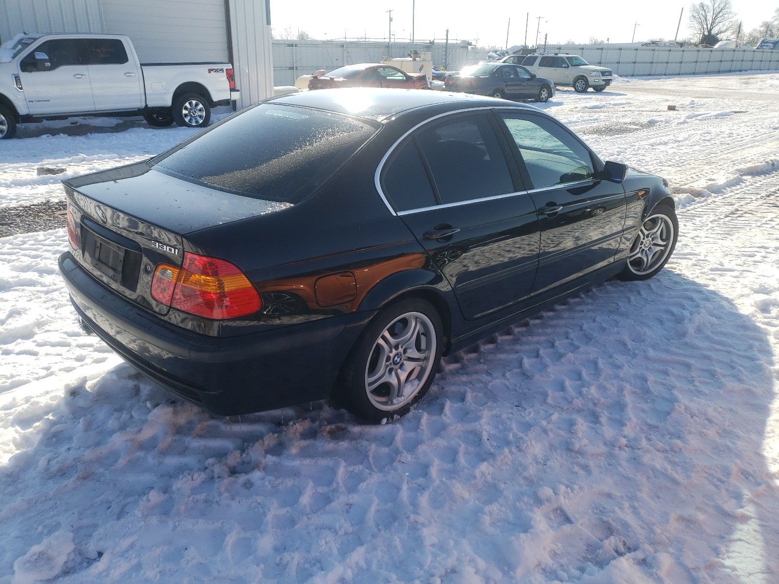 Photo 3 VIN: WBAEV53483KM24387 - BMW 330 I 