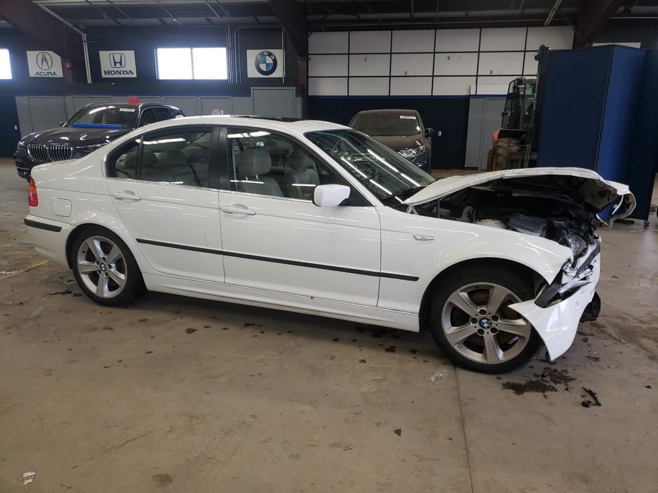 Photo 3 VIN: WBAEW53445PN38583 - BMW 3ER 