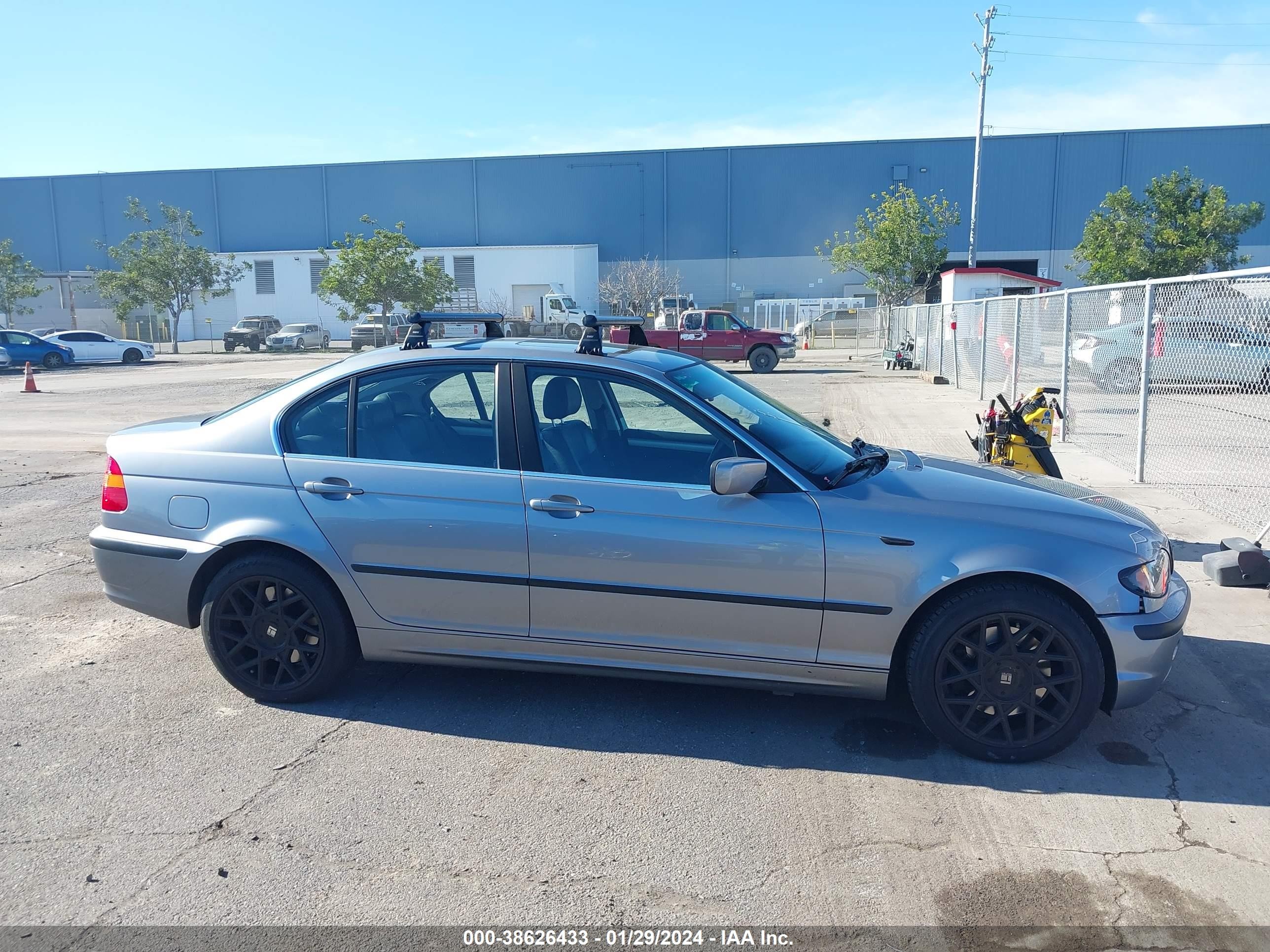 Photo 12 VIN: WBAEW53474PN33862 - BMW 3ER 