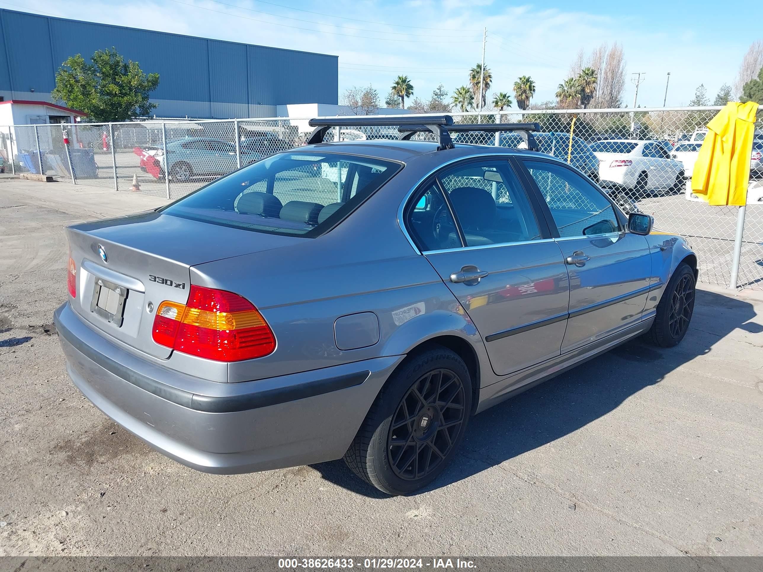 Photo 3 VIN: WBAEW53474PN33862 - BMW 3ER 