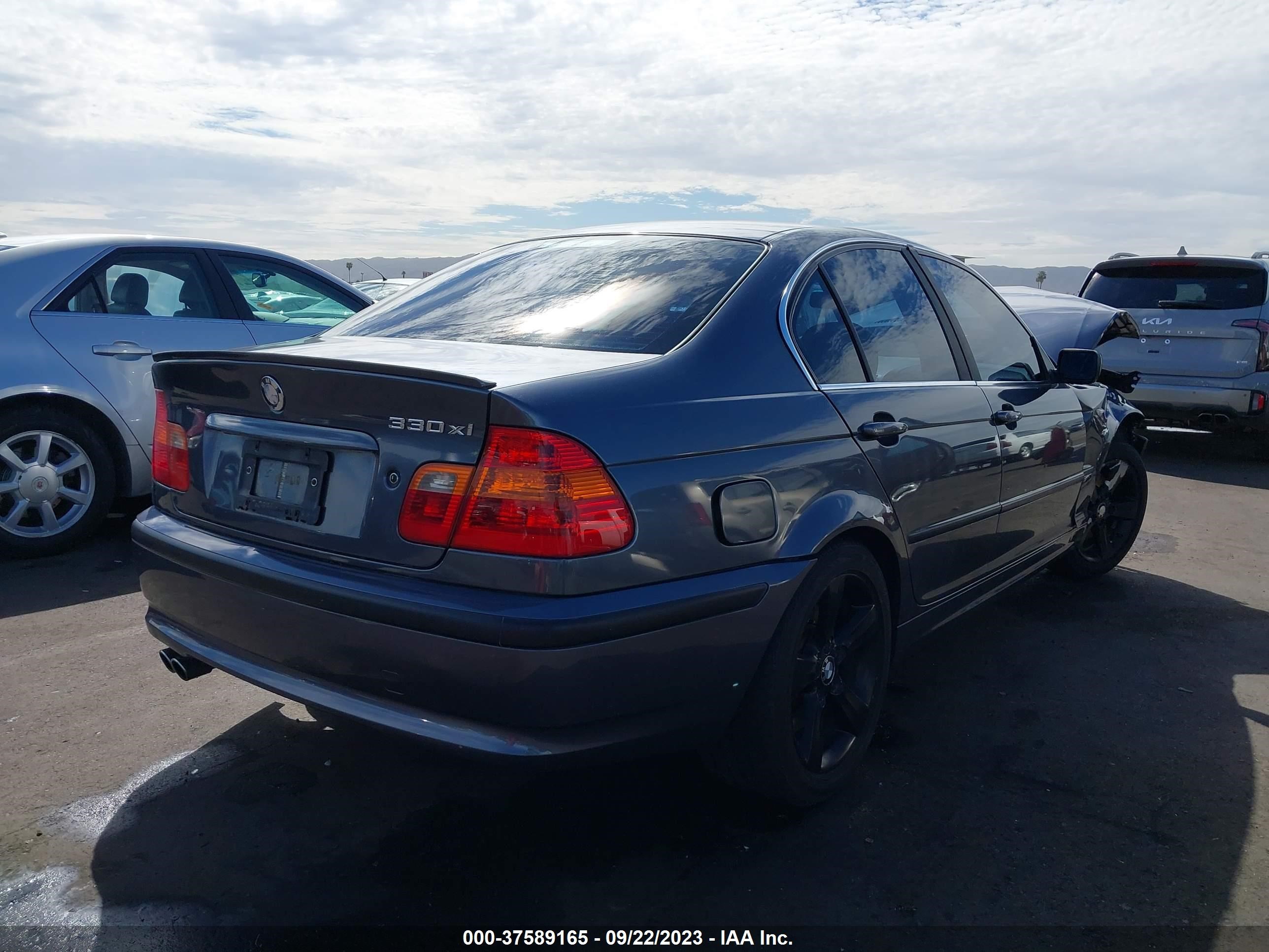 Photo 3 VIN: WBAEW53483PG20574 - BMW 3ER 