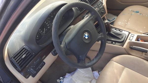 Photo 11 VIN: WBAEY71055FT11186 - BMW 318I 