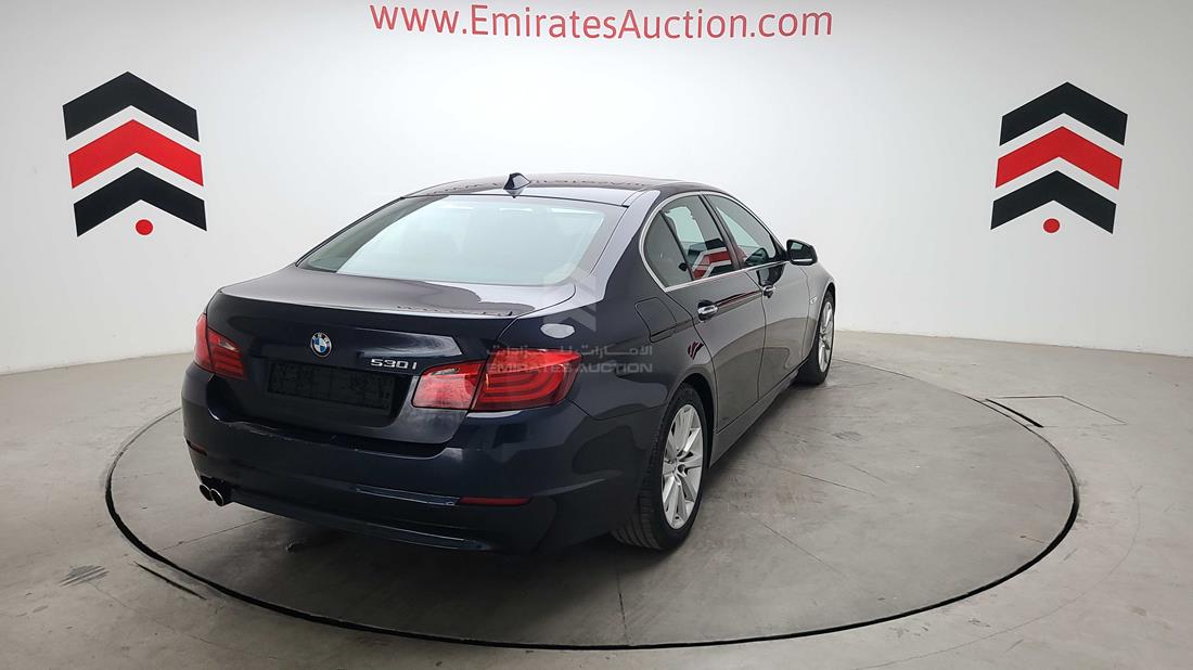 Photo 13 VIN: WBAFR1101DC860866 - BMW 530I 