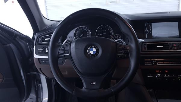 Photo 13 VIN: WBAFR1107CC860644 - BMW 530 