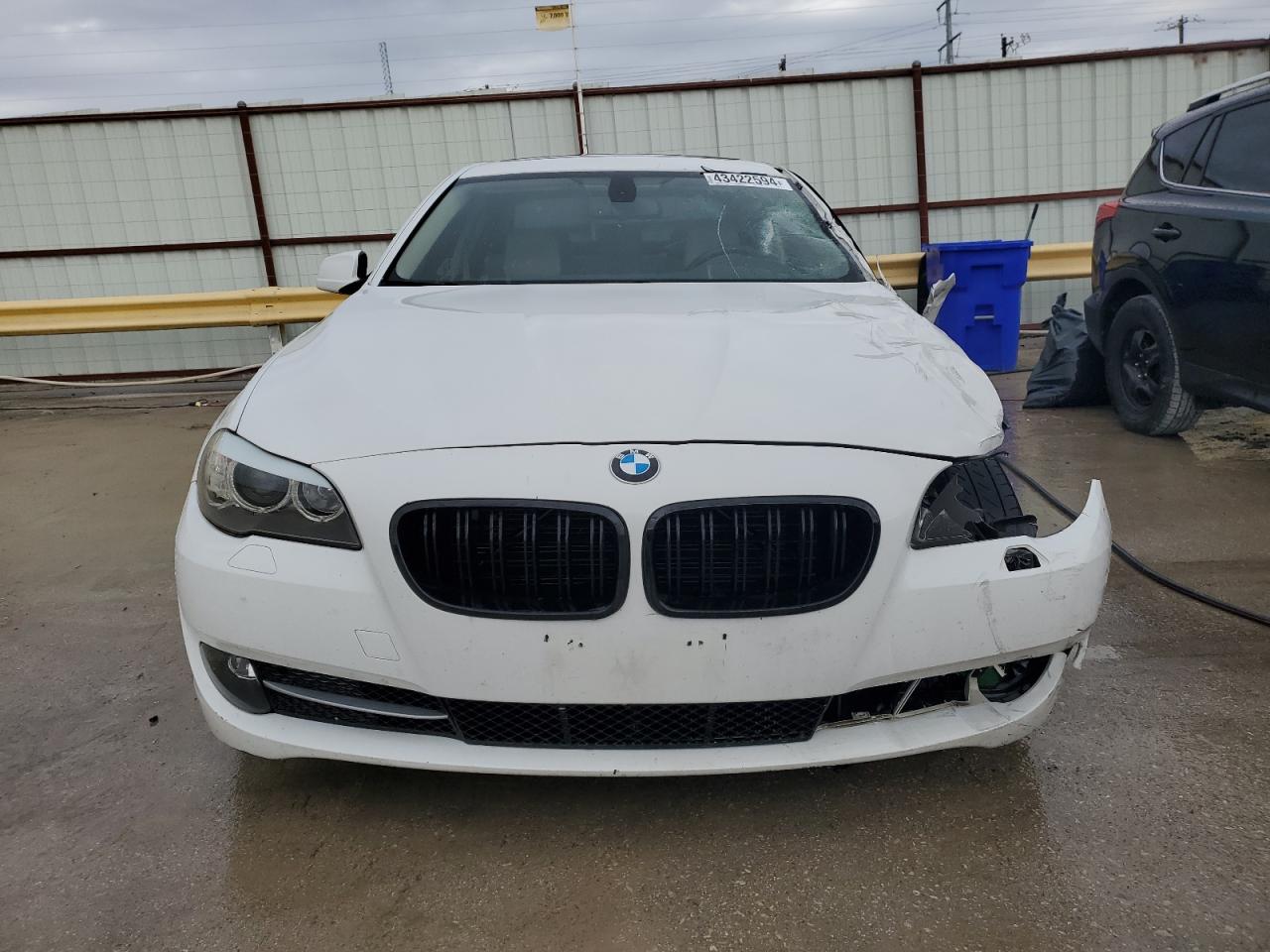 Photo 4 VIN: WBAFR1C50BC749215 - BMW 5ER 