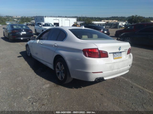 Photo 2 VIN: WBAFR1C52BC746851 - BMW 5 SERIES 