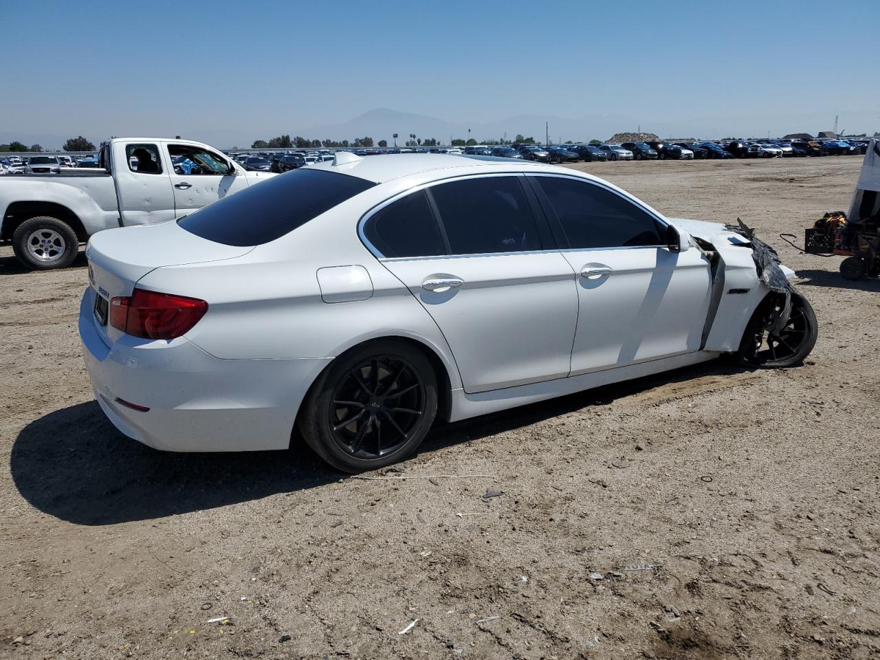 Photo 2 VIN: WBAFR1C53BC672405 - BMW 5ER 