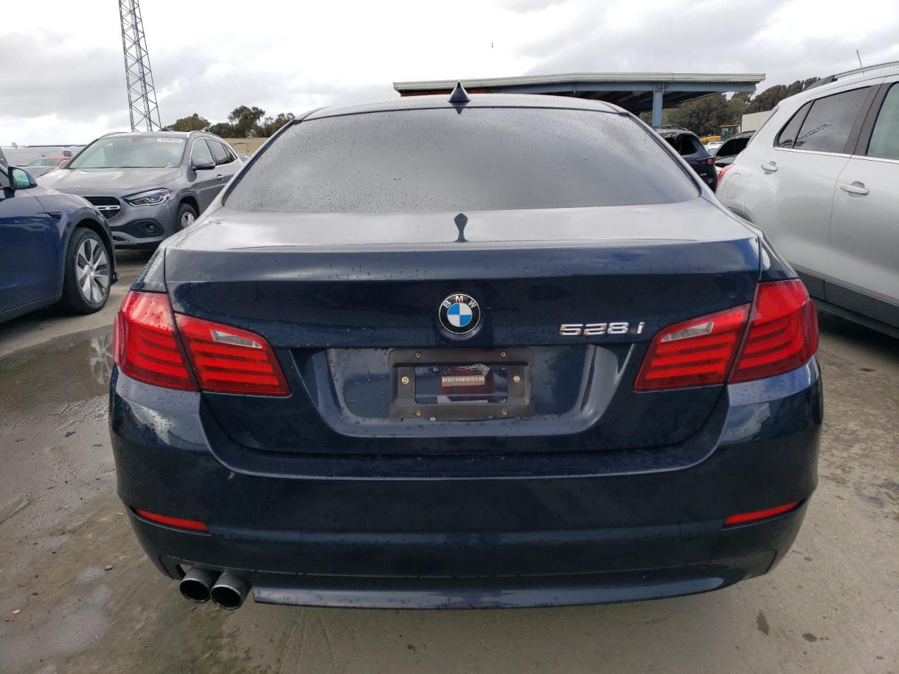 Photo 5 VIN: WBAFR1C53BC748303 - BMW 5ER 