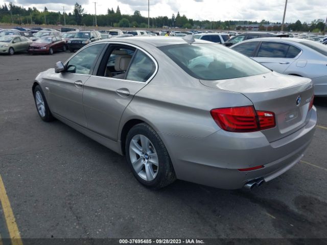 Photo 2 VIN: WBAFR1C54BC746334 - BMW 528I 