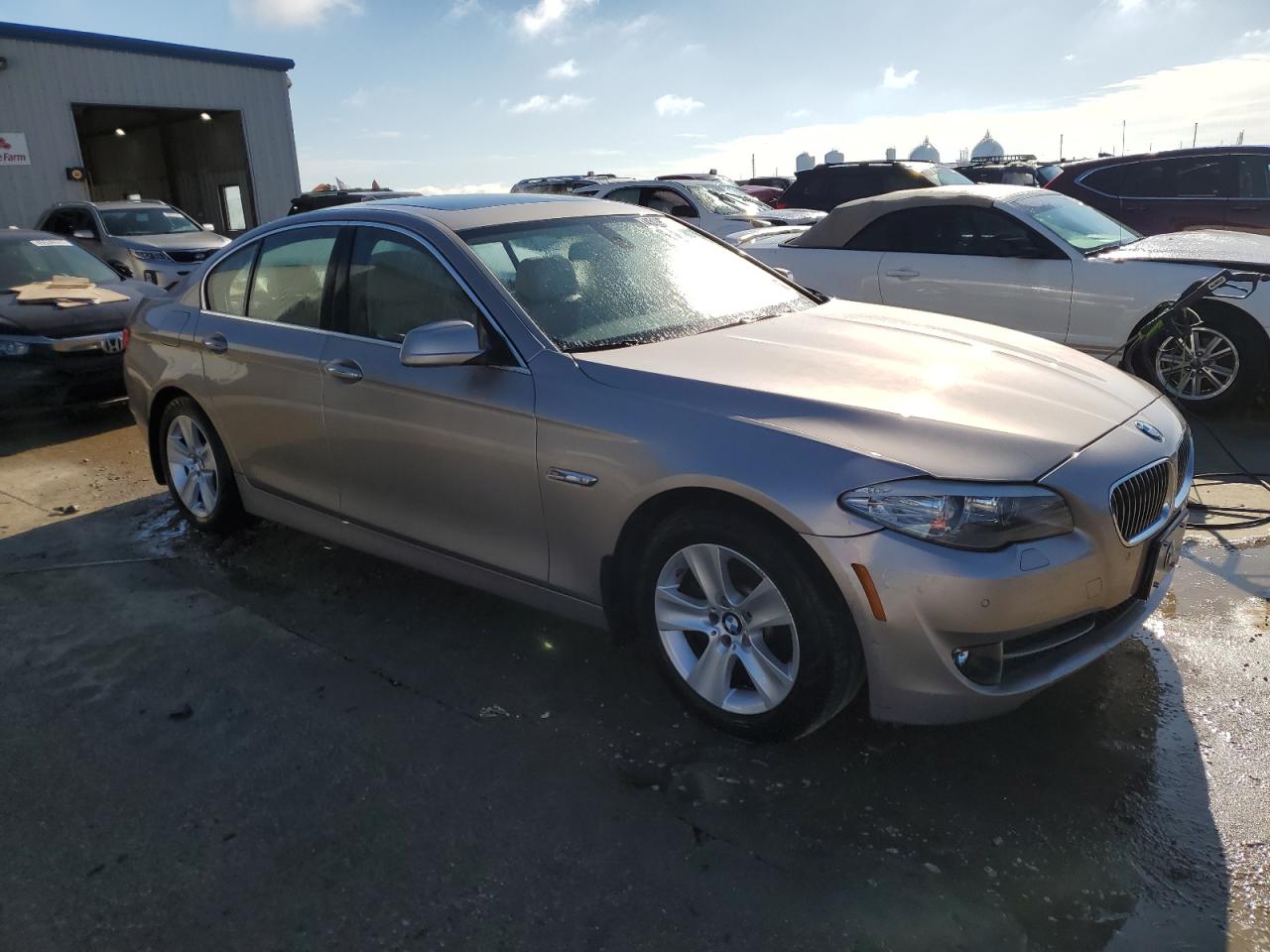 Photo 3 VIN: WBAFR1C55BC749520 - BMW 5ER 