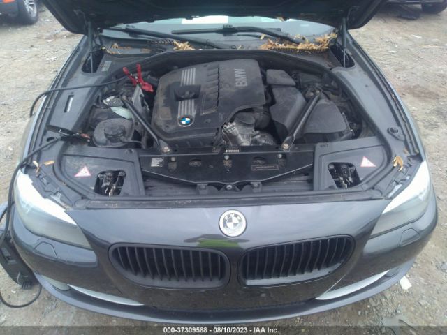 Photo 9 VIN: WBAFR1C56BC742236 - BMW 5 SERIES 