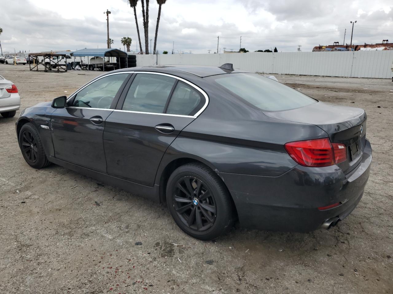 Photo 1 VIN: WBAFR1C56BC745718 - BMW 5ER 