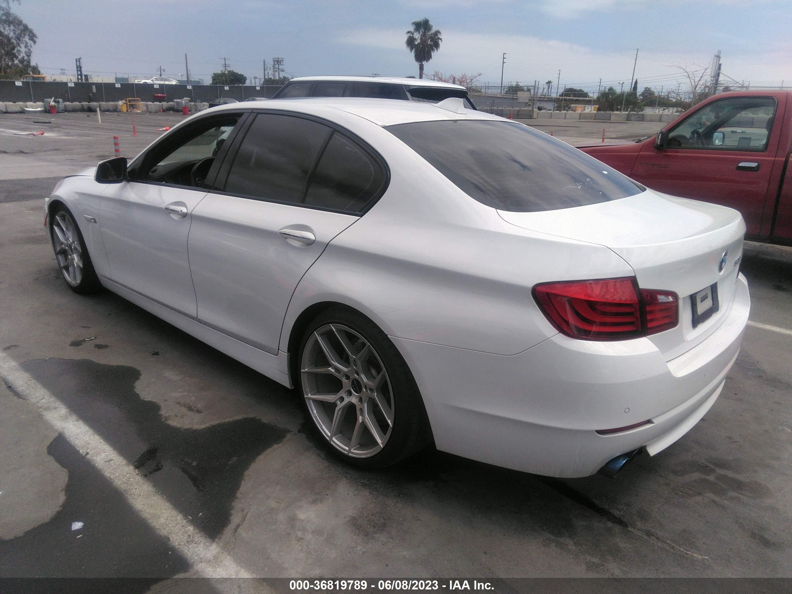 Photo 2 VIN: WBAFR1C57BC738695 - BMW 5ER 