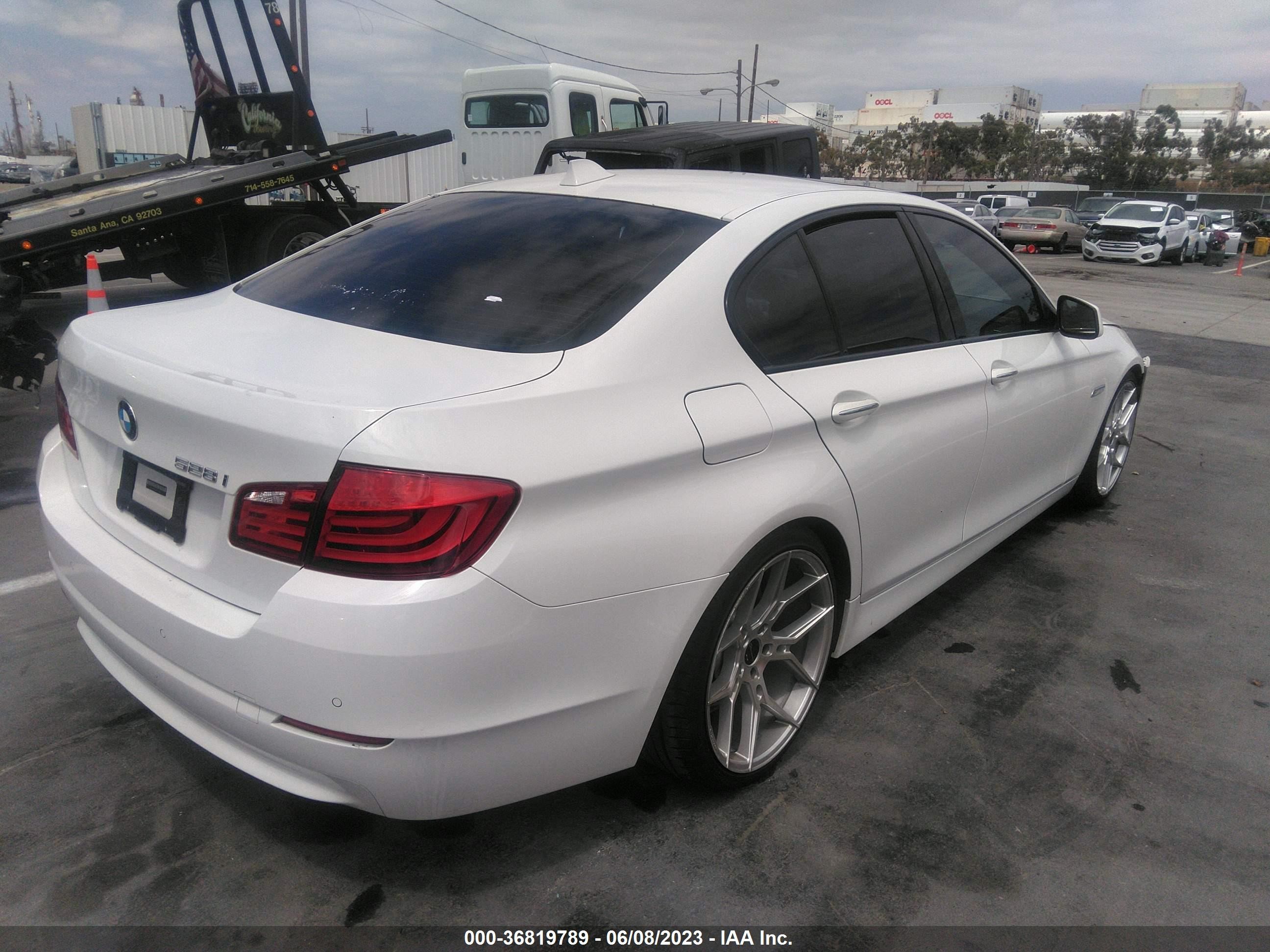 Photo 3 VIN: WBAFR1C57BC738695 - BMW 5ER 