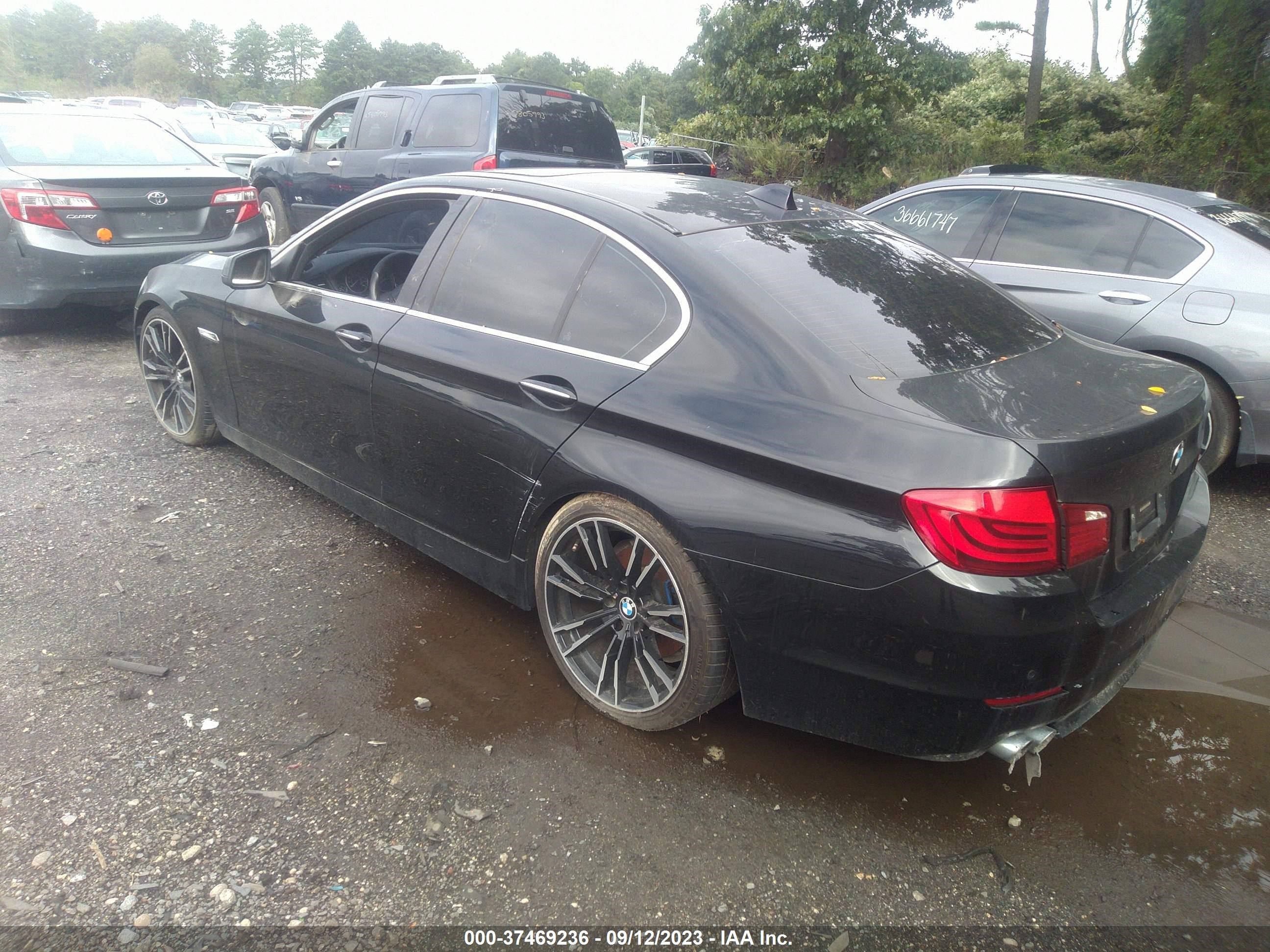 Photo 2 VIN: WBAFR1C57BC743492 - BMW 5ER 