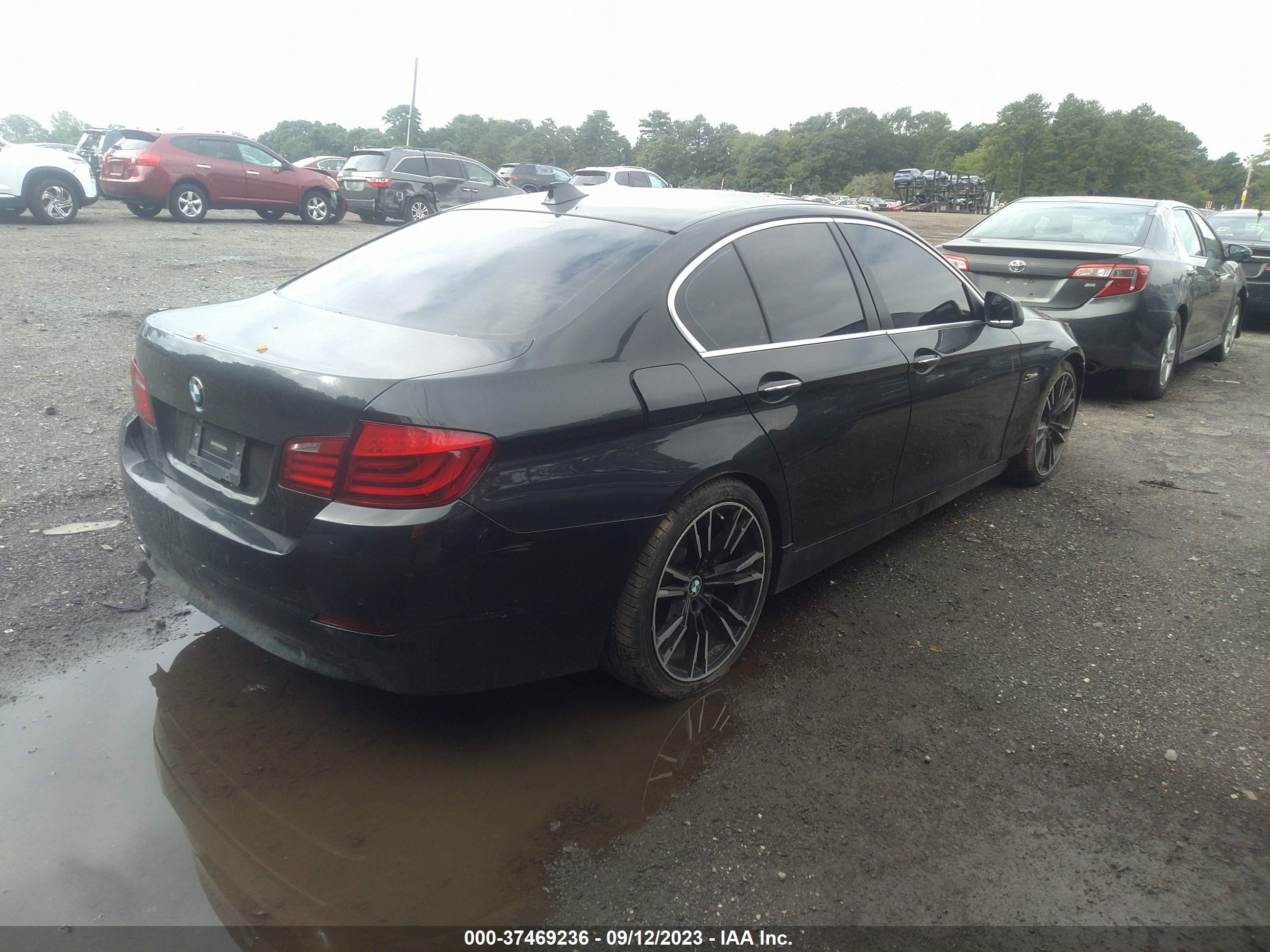 Photo 3 VIN: WBAFR1C57BC743492 - BMW 5ER 