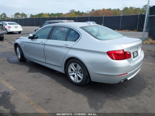 Photo 2 VIN: WBAFR1C5XBC739713 - BMW 528I 